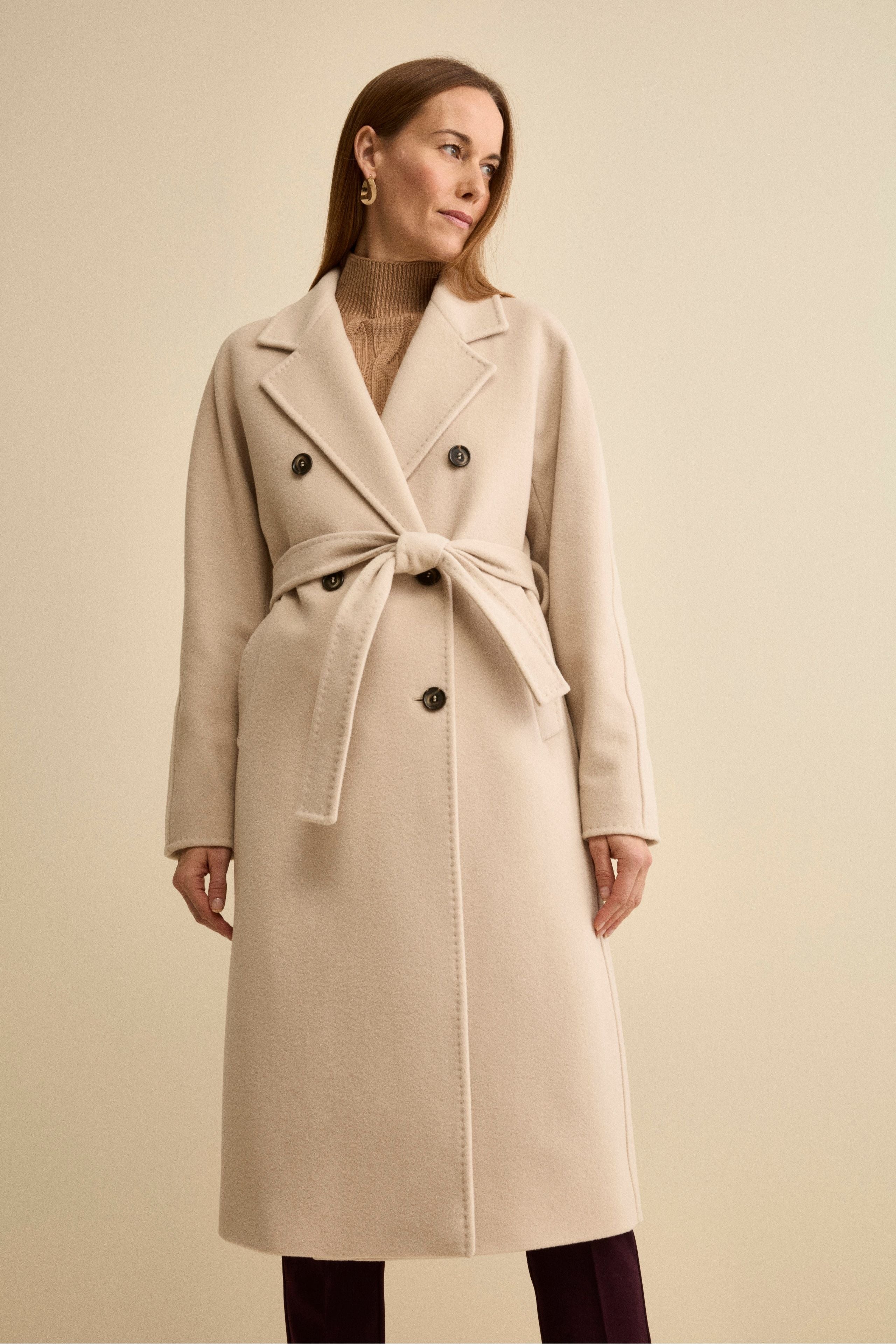 Double-Breasted Coat with Notch Lapels in Wool and Cashmere - Chalk white