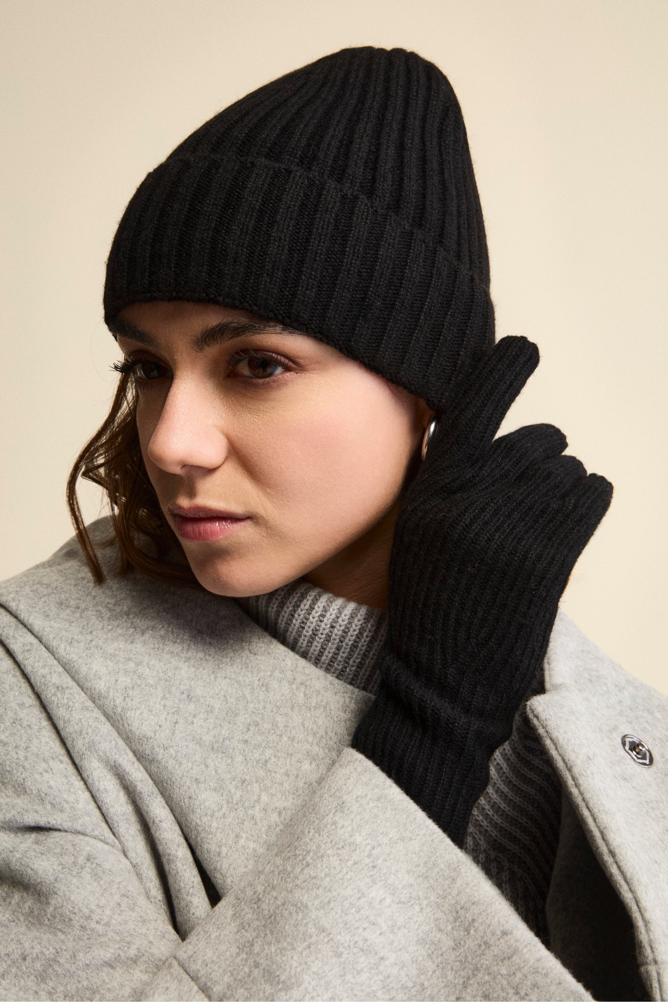 Rippstrick-Handschuh aus Wolle und Kaschmir - SCHWARZ