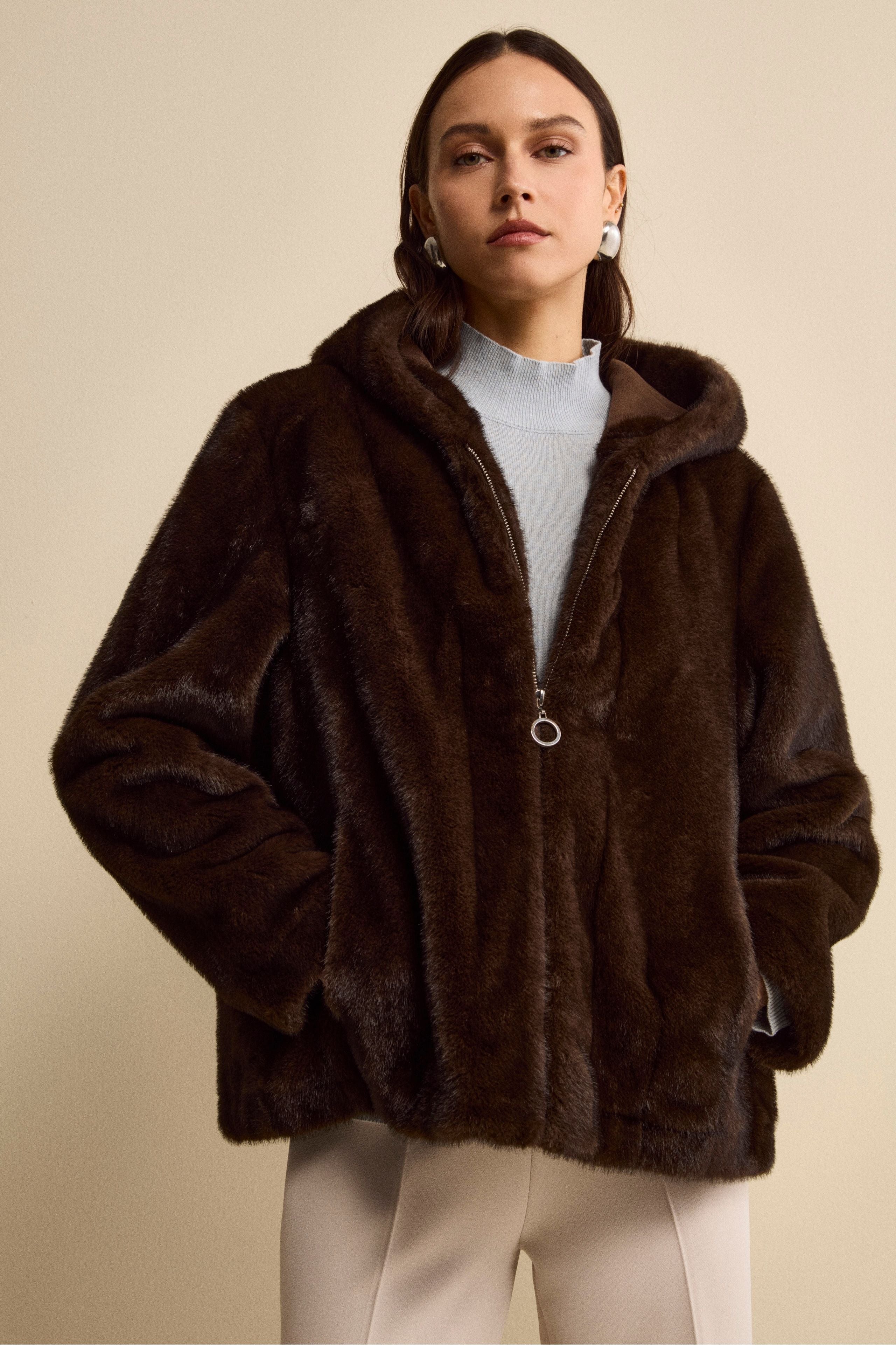 Fur Jacket with Zip and Hood - Dark brown