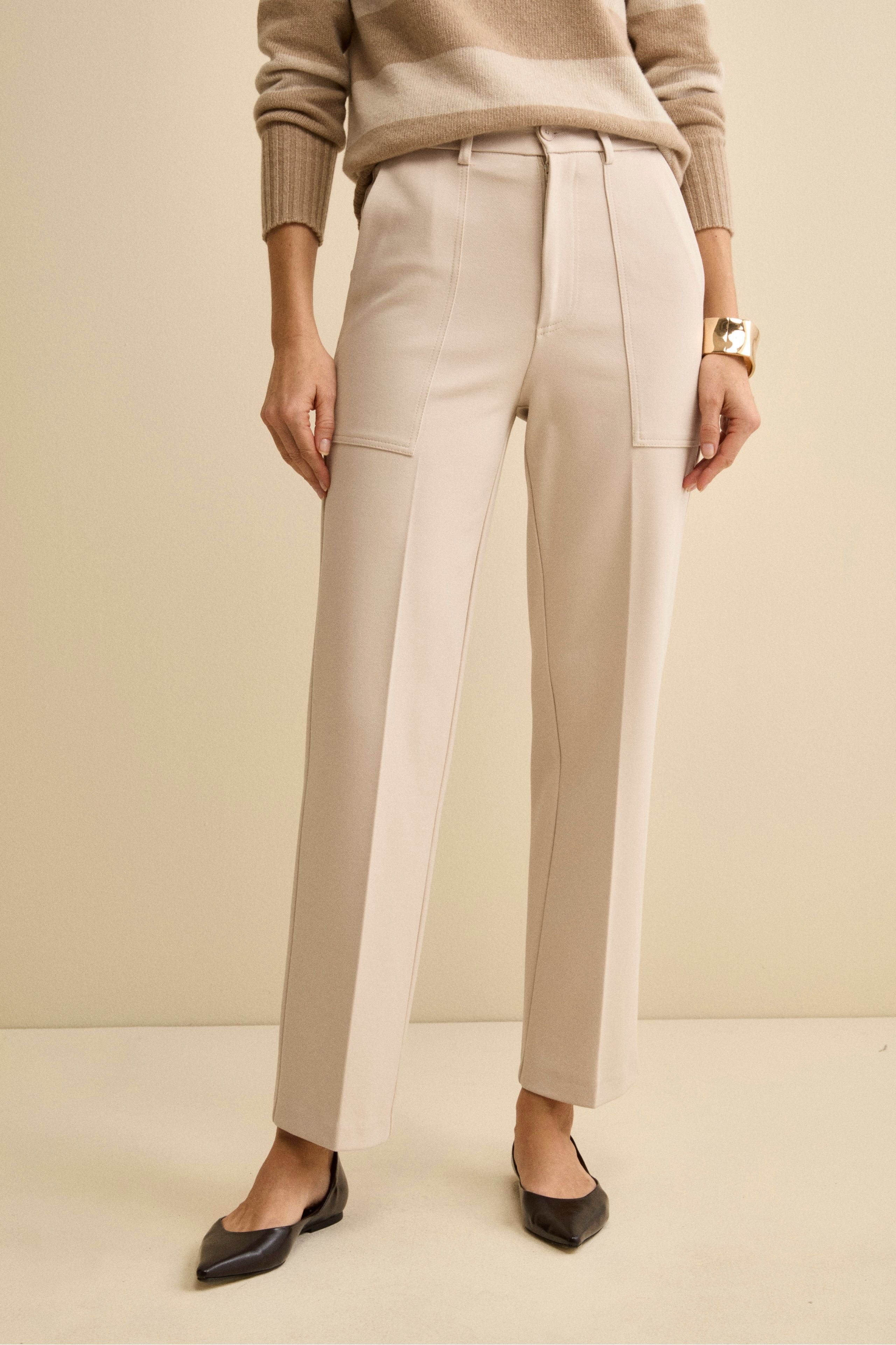 Elegant Straight-Leg Cargo Trousers - Sand brown