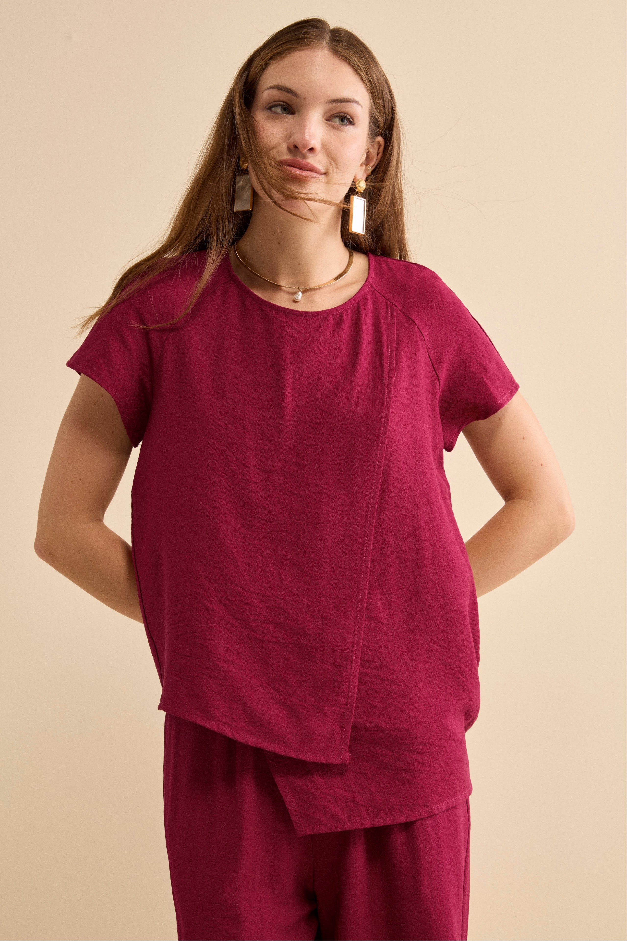 Top Girocollo Asimmetrico con Mezza Manica - BORDEAUX