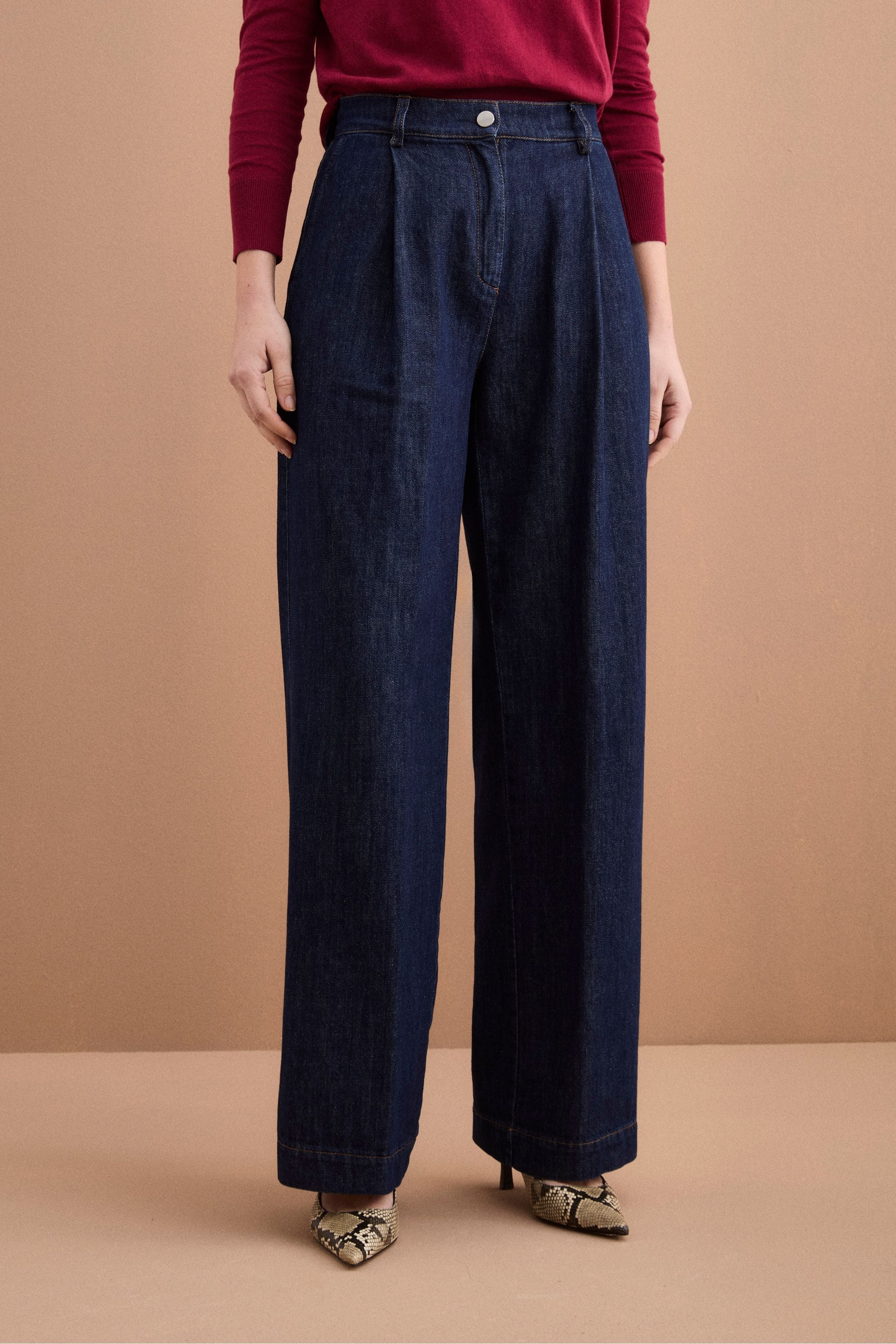 Pantalone in Denim a Gamba Larga con Pinces - DENIM