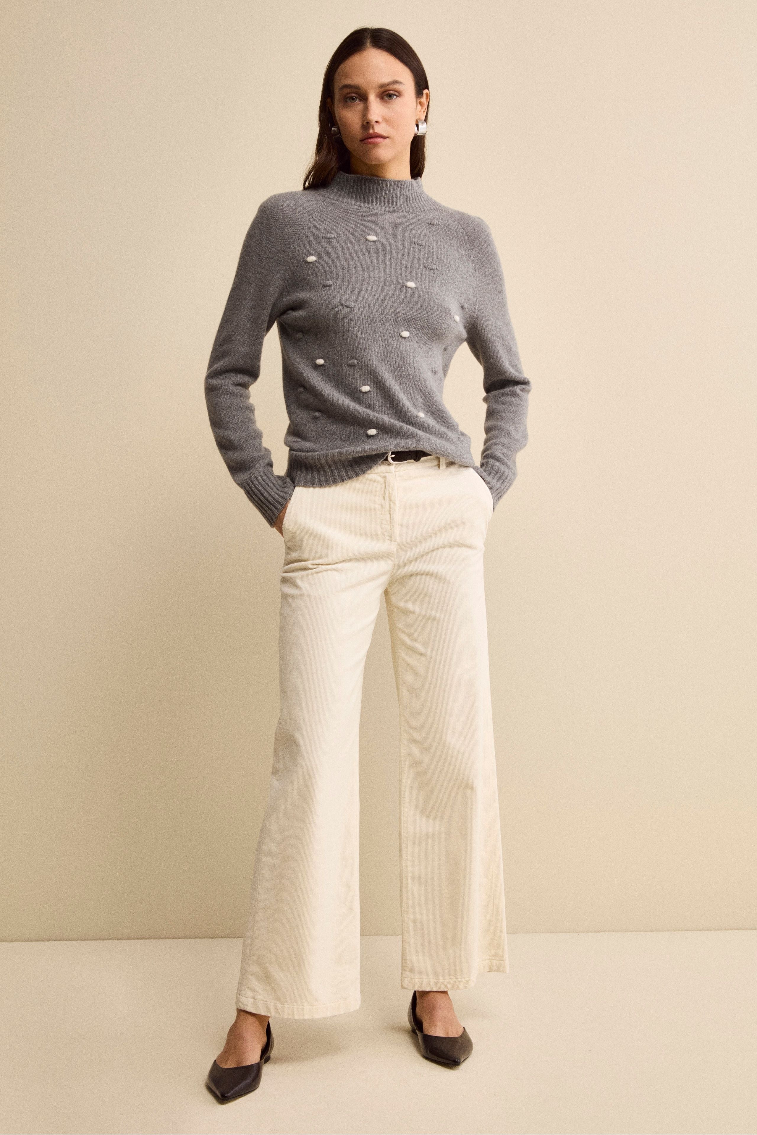 Cordhose mit weiter Beinlinie - CREAM