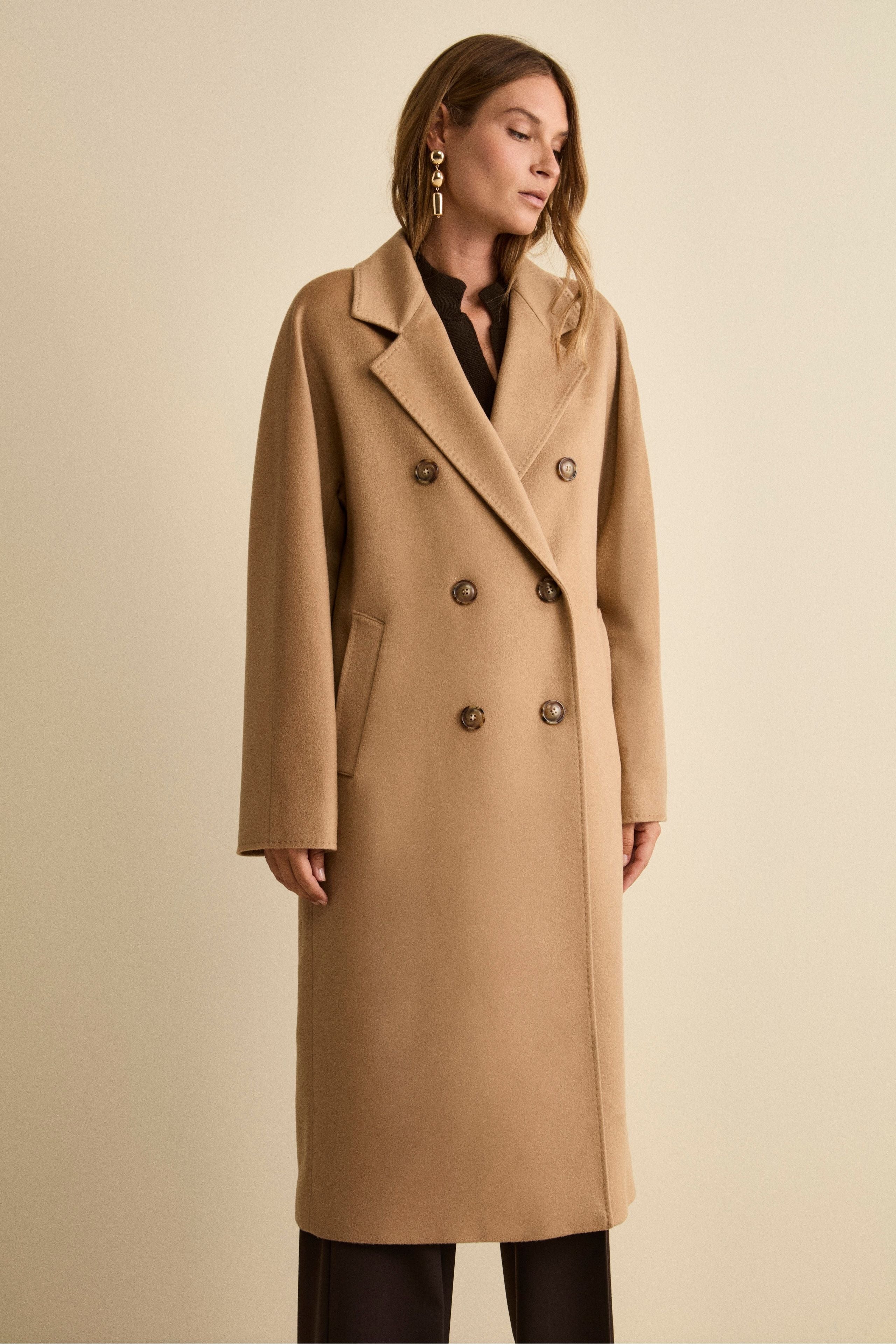 Long Lined Double-Breasted Coat in Cashmere - Camel