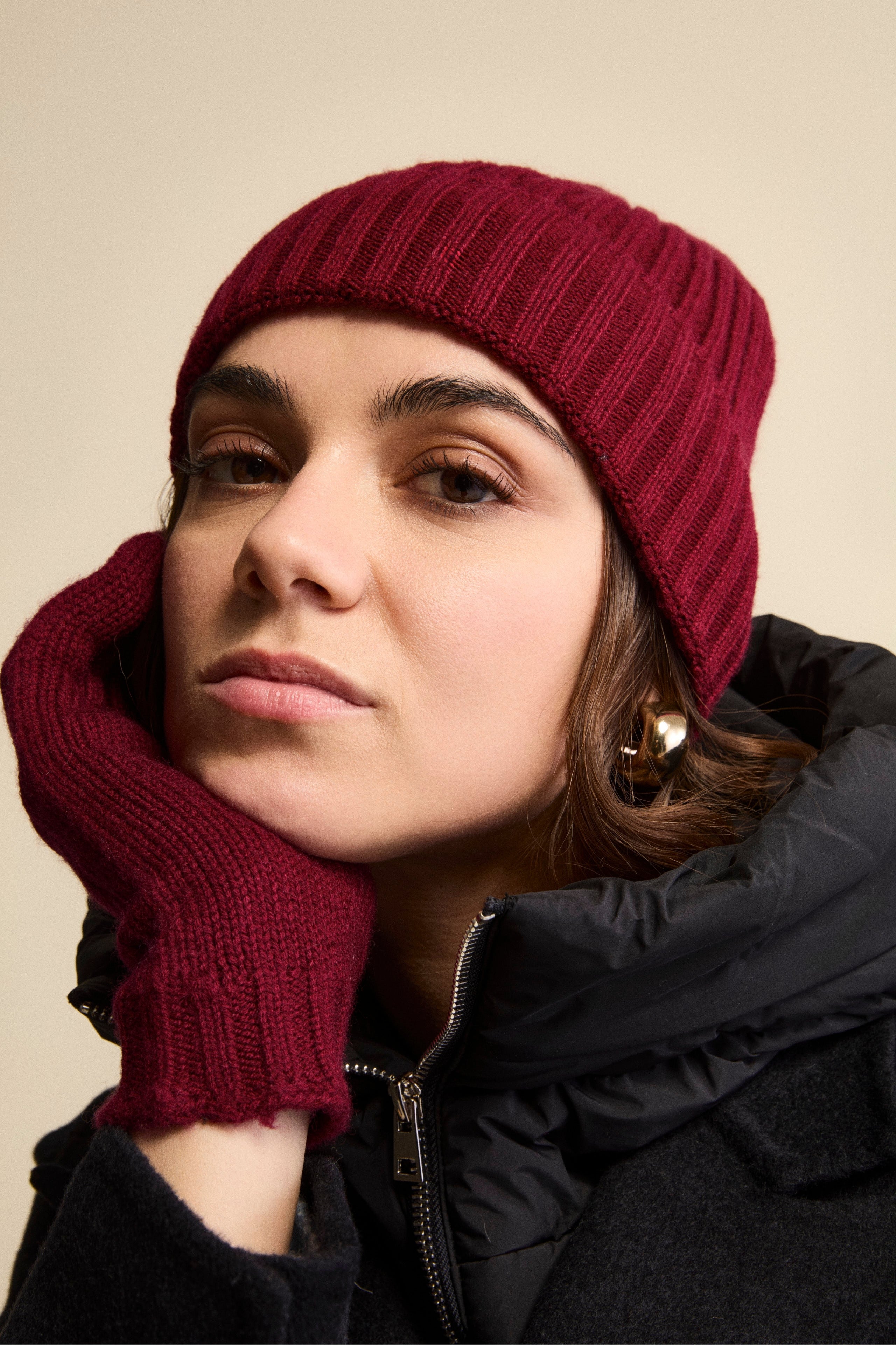 Ribbed cashmere beanie - BURGUNDY