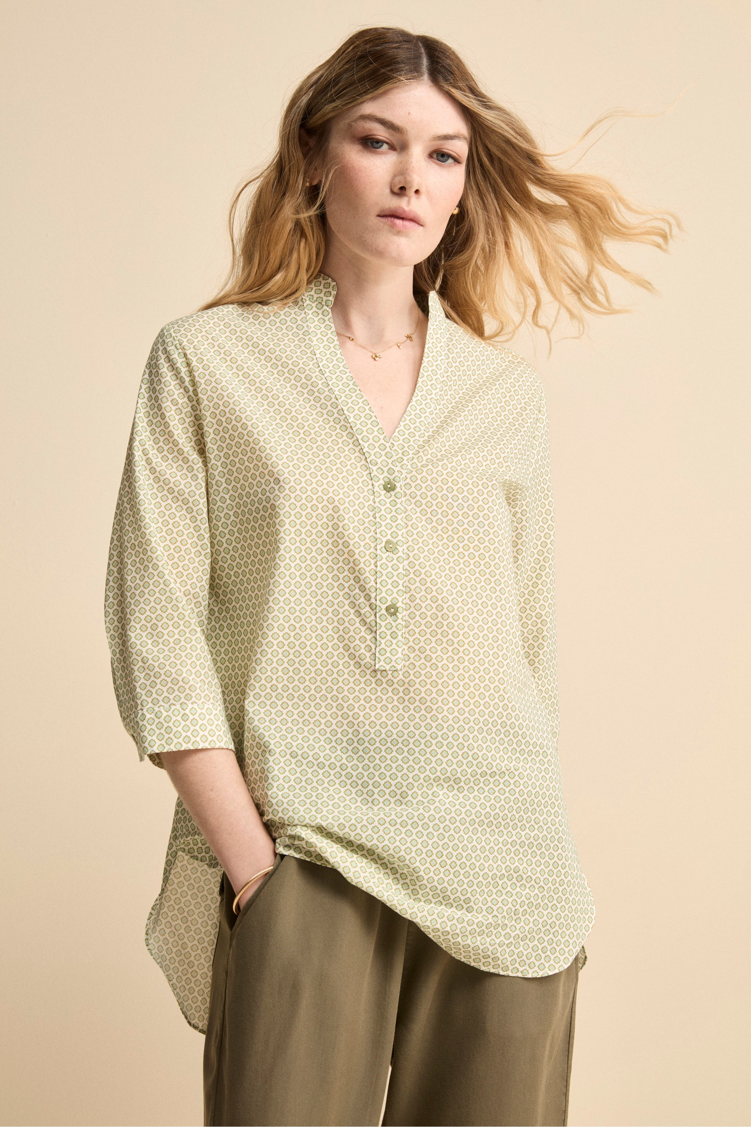 Camicia Over Coreana con Scollo a V - FANT. VERDE