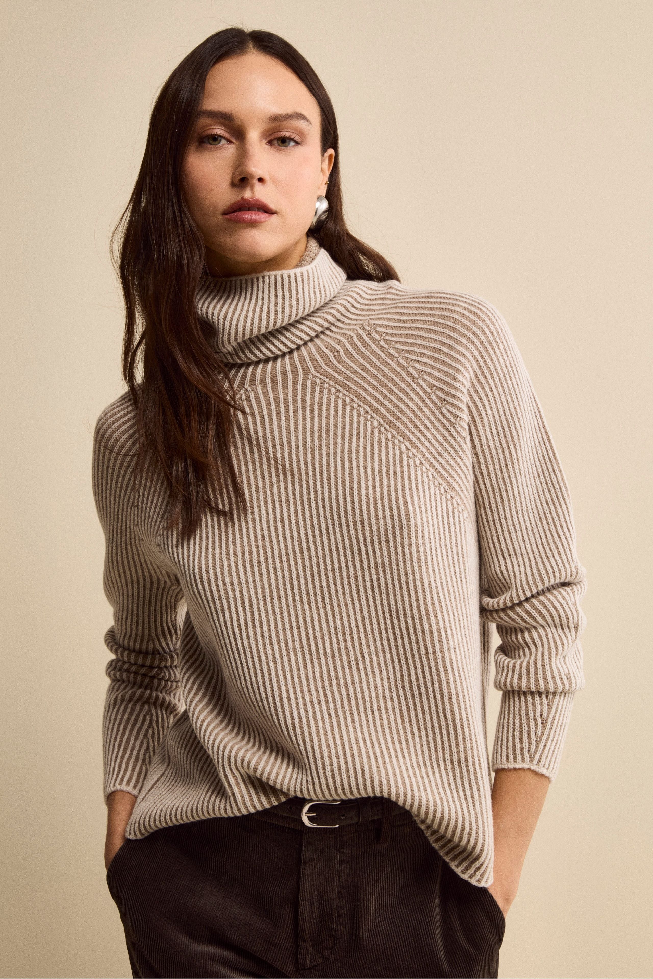 Raglan Ribbed Turtleneck in Merino Wool (English Rib) - Beige pattern
