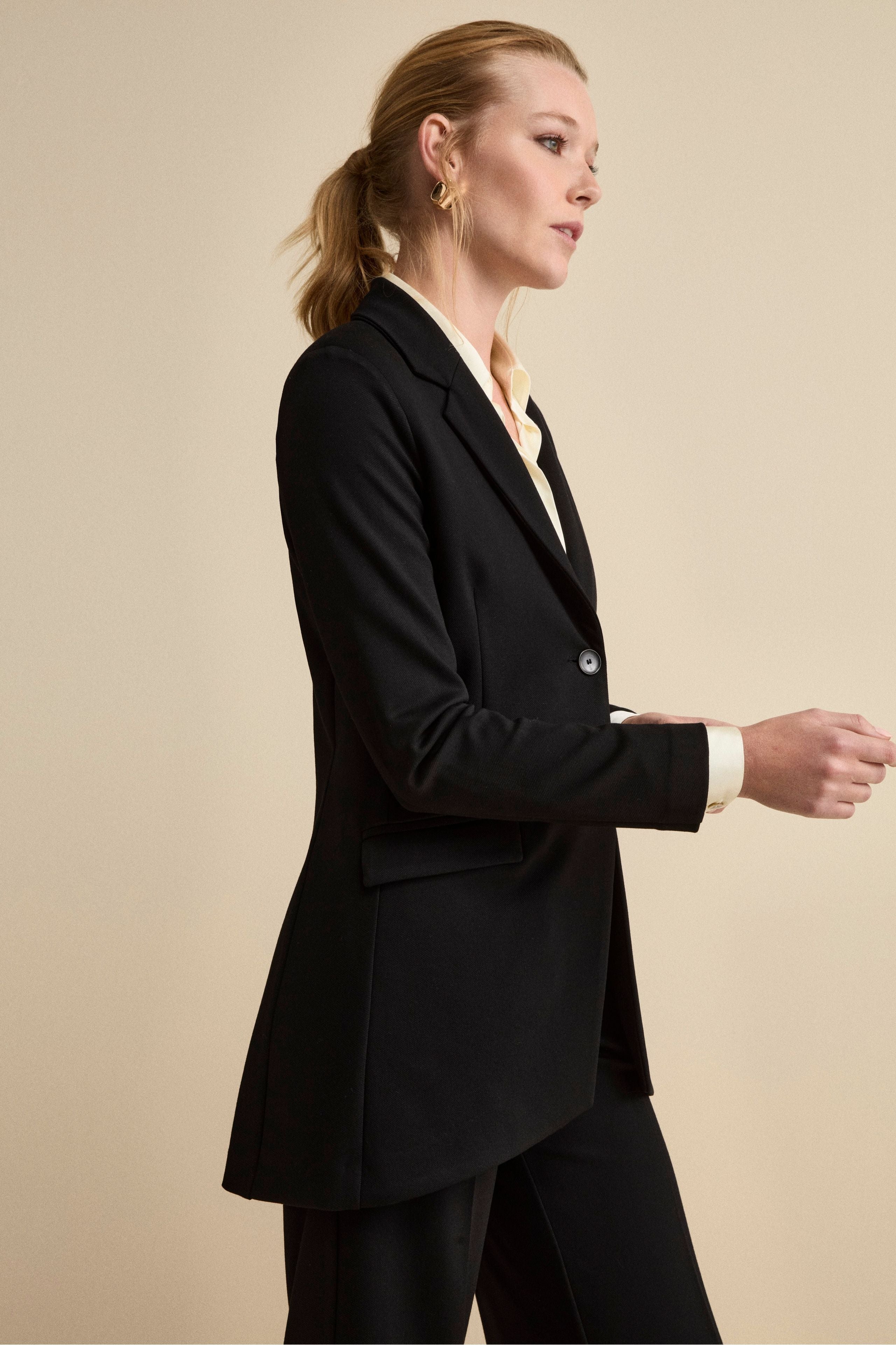 Elegant Unlined Blazer with Notch Lapels - BLACK
