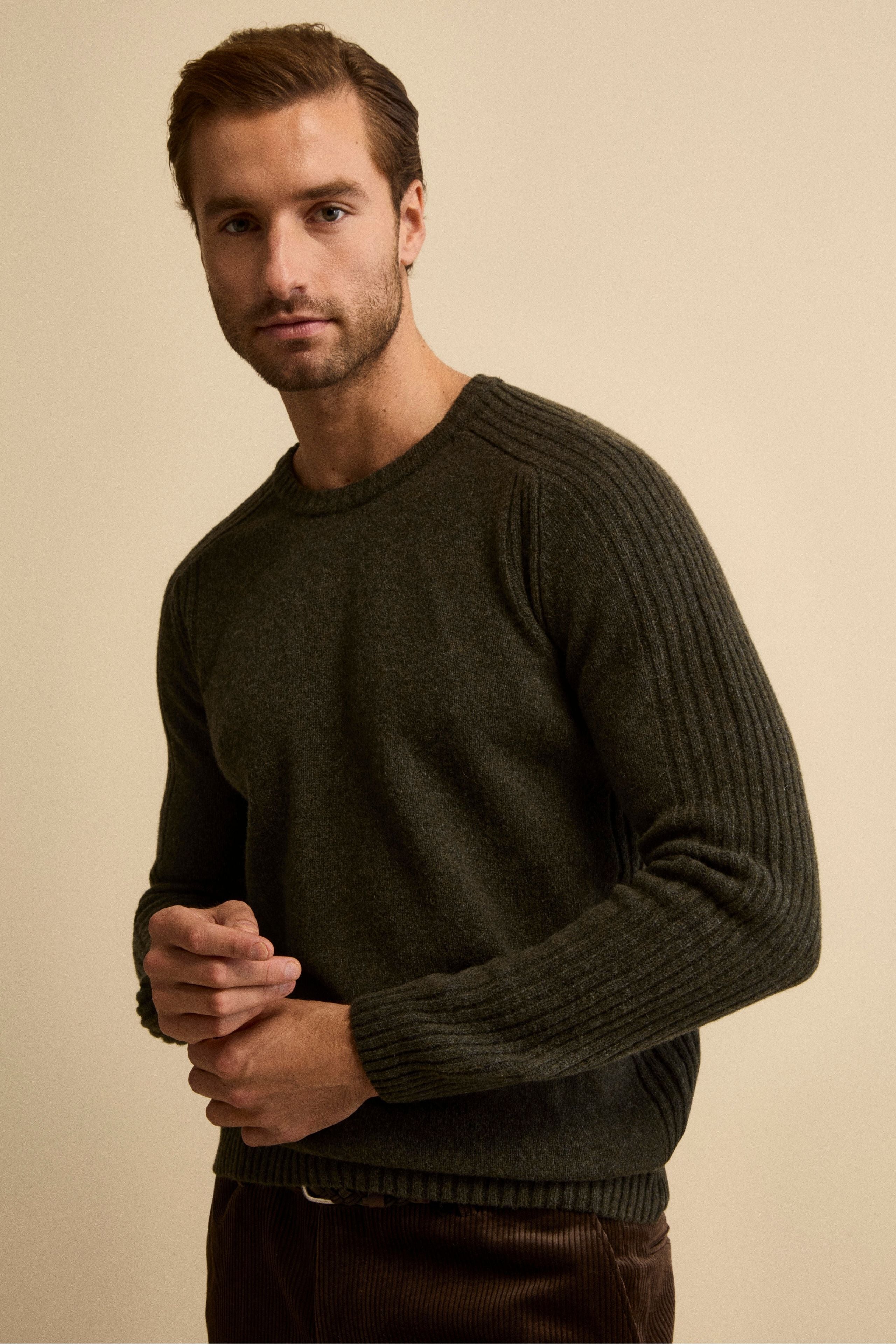 Ribbed Raglan Crewneck in Virgin Wool Blend - GREEN