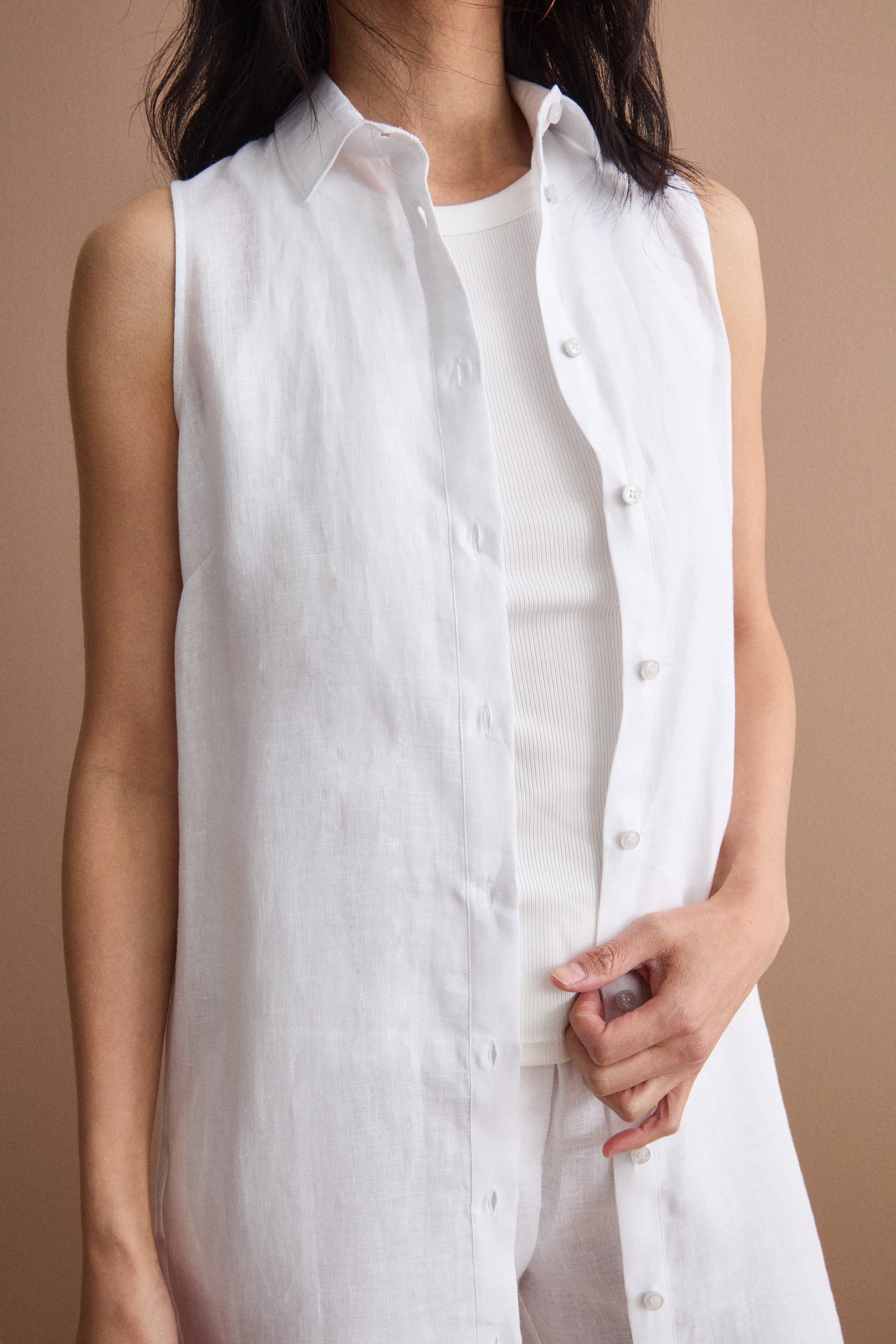 Ärmelloses Midi-Hemdkleid aus Leinen - WEISS