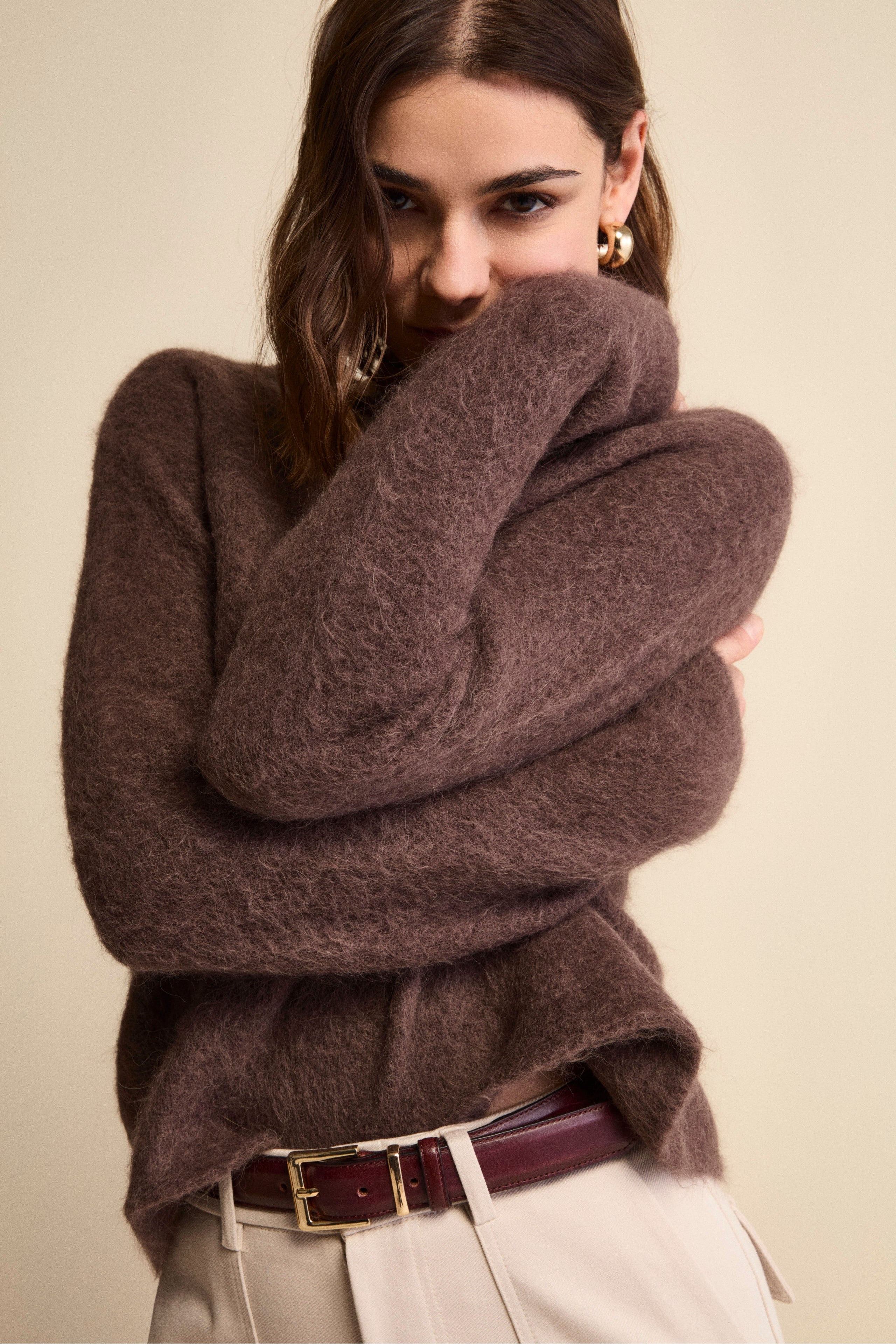 Boxy Crew-Neck Sweater in Alpaca Blend - Dark brown