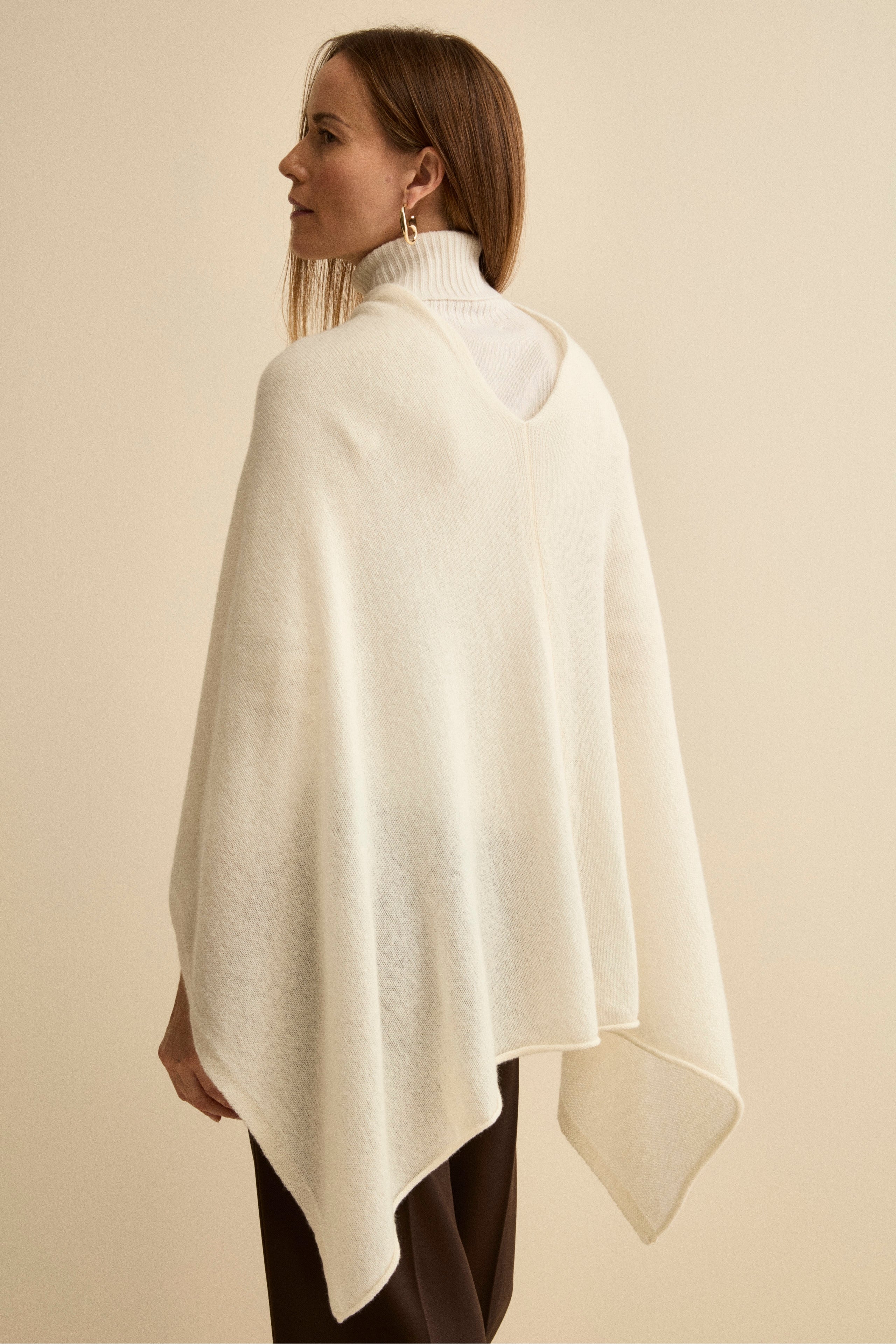 Cashmere cape - CREAM