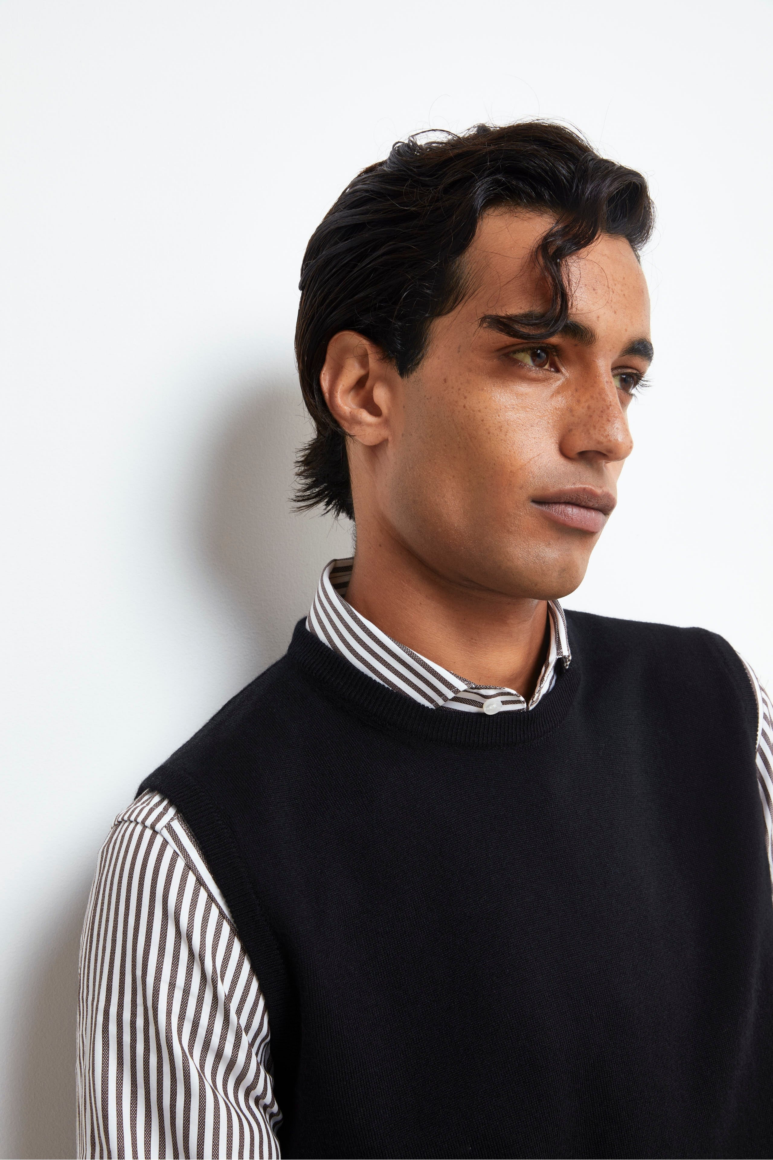 Gilet Girocollo in Lana Merino - NERO