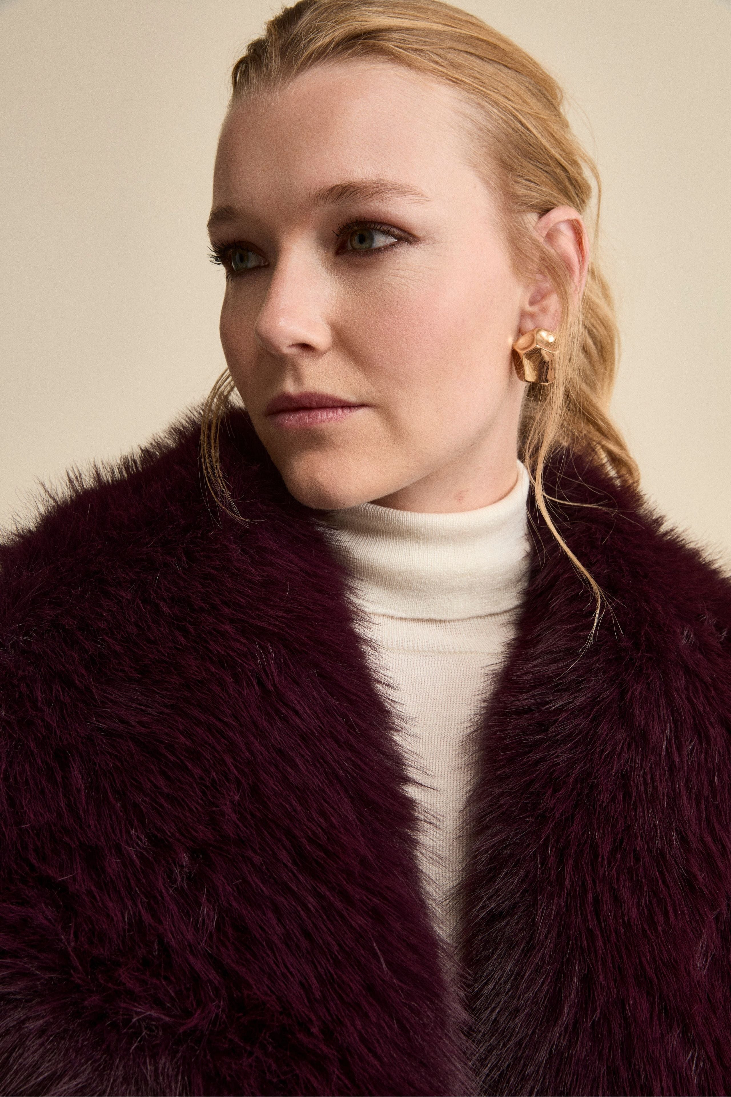 Short Lined Fur Jacket - Burgundy