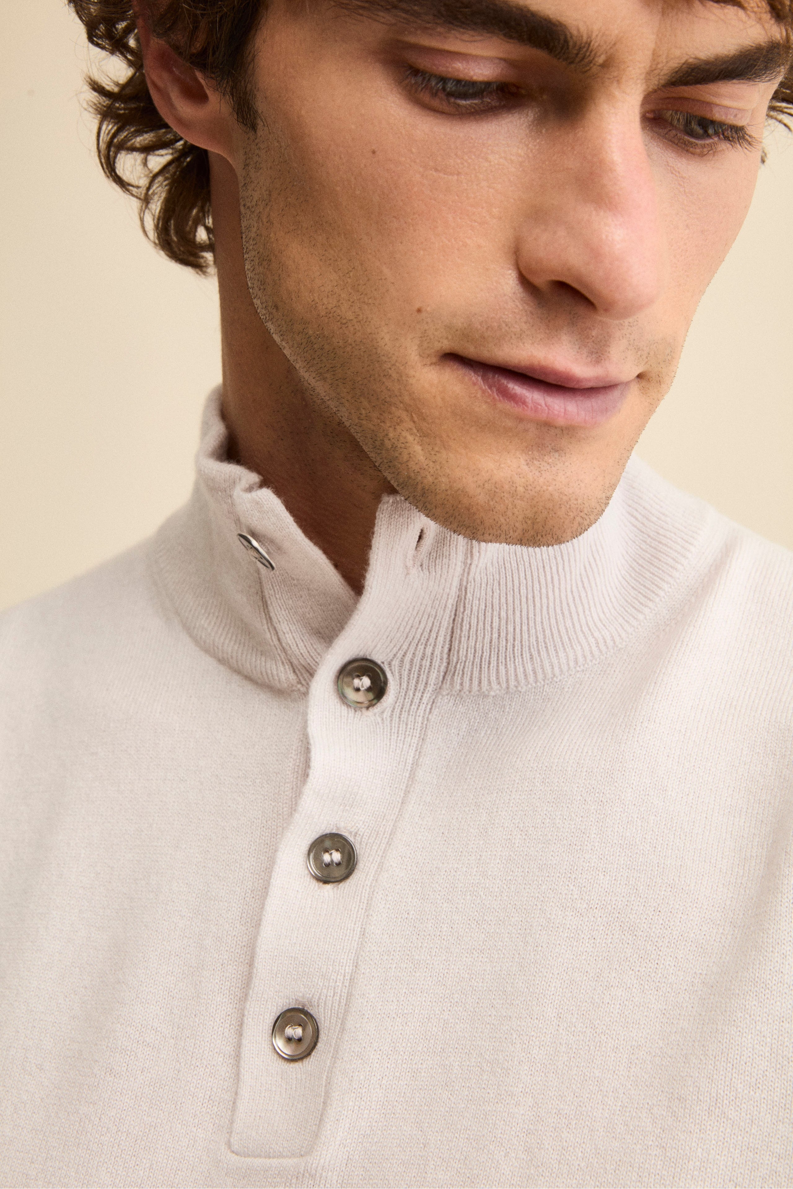 Henley Sweater in Wool and Cashmere - Chalk white
