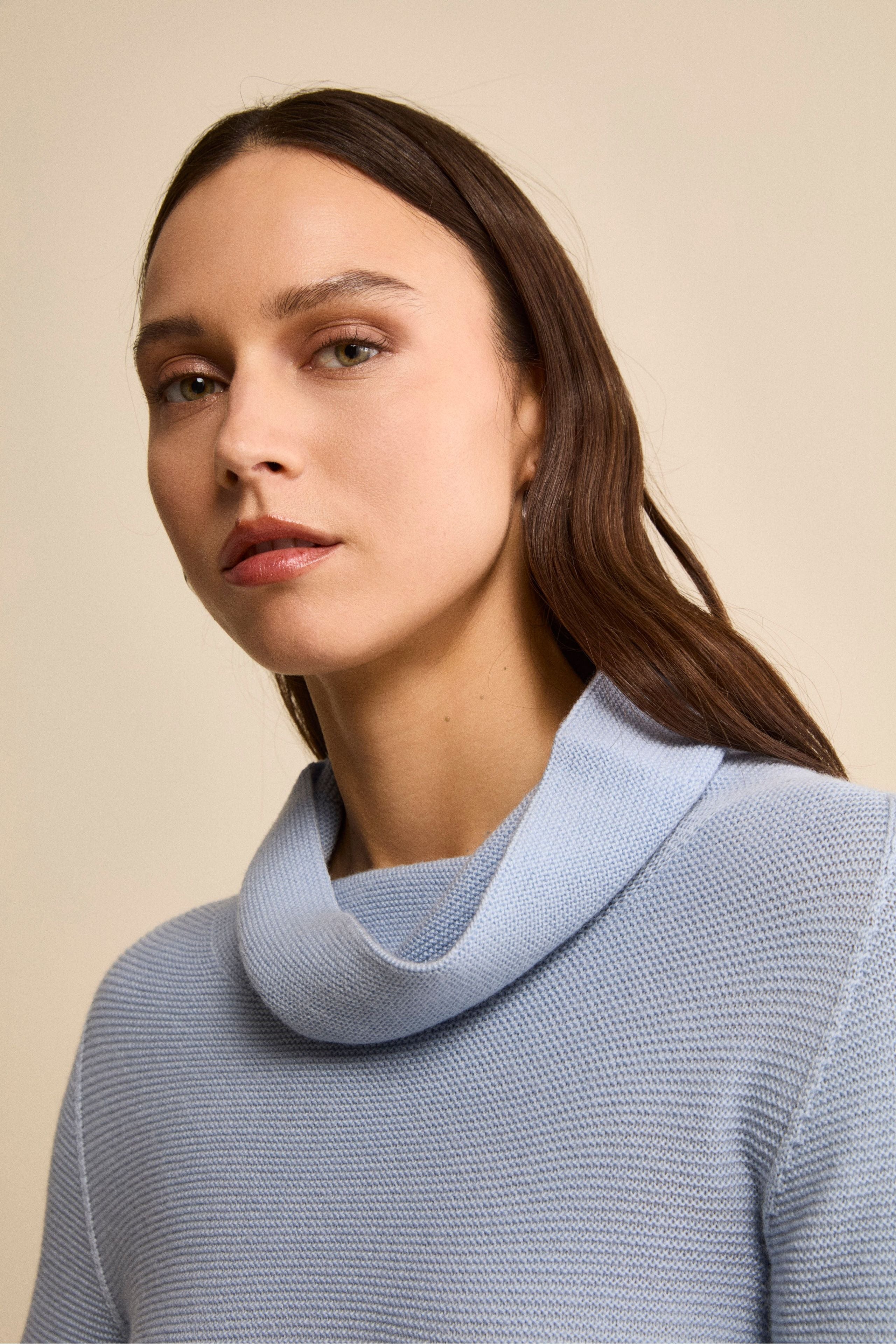 Sweater with Side Slits in Merino Wool - Light blue