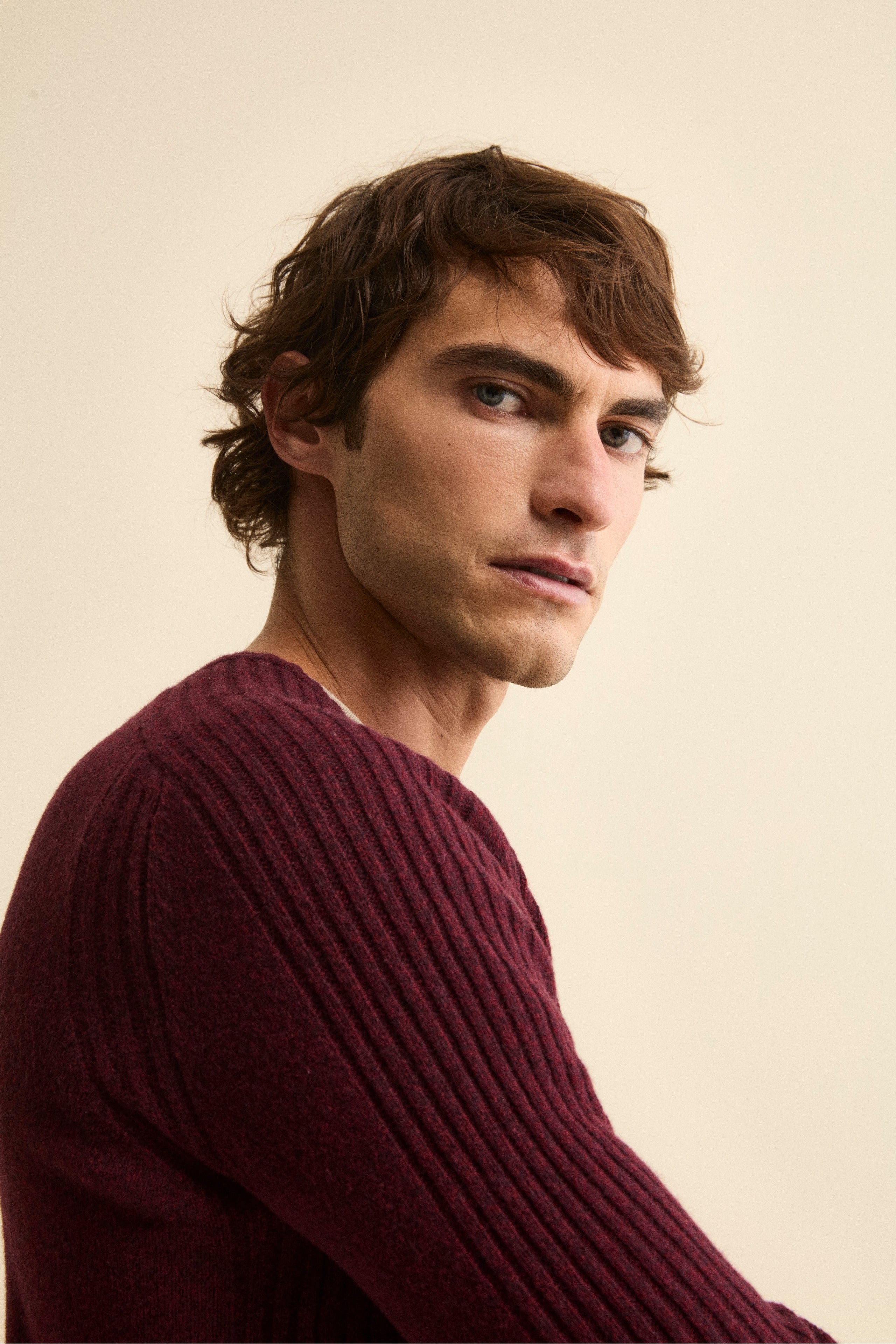 Ribbed Raglan Crewneck in Virgin Wool Blend - Burgundy