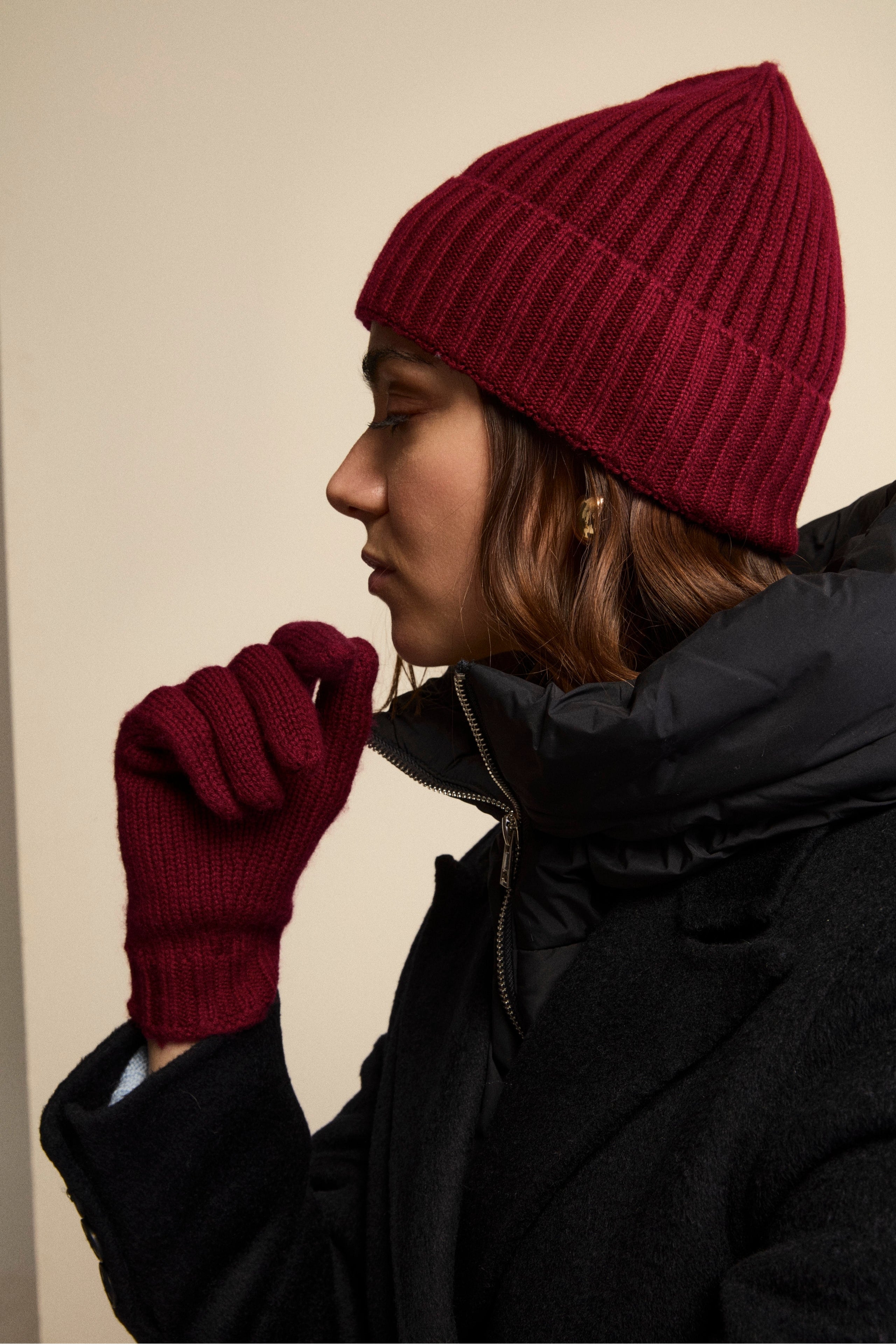 Ribbed cashmere beanie - BURGUNDY
