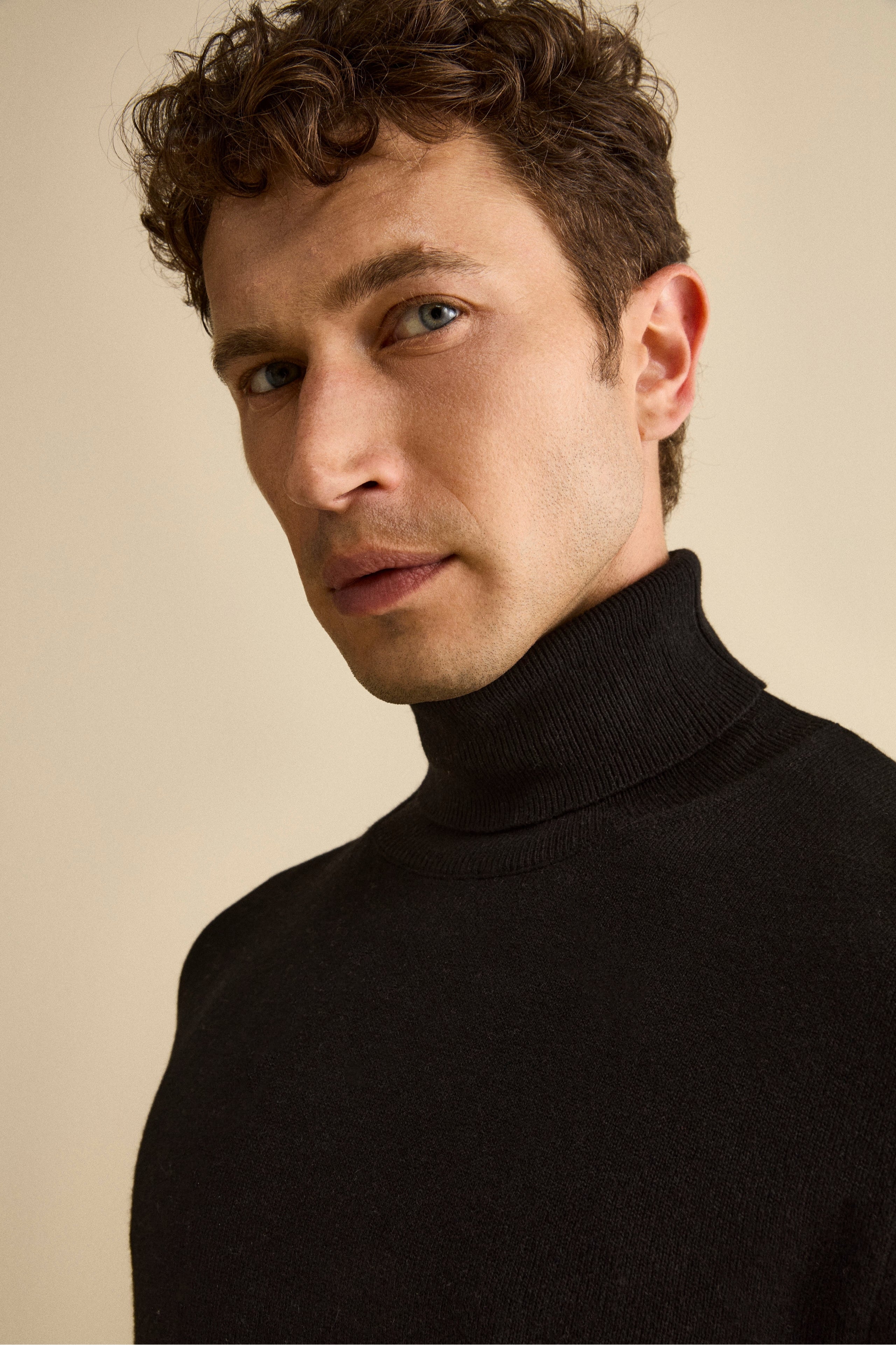 Silk and cashmere turtleneck - BLACK