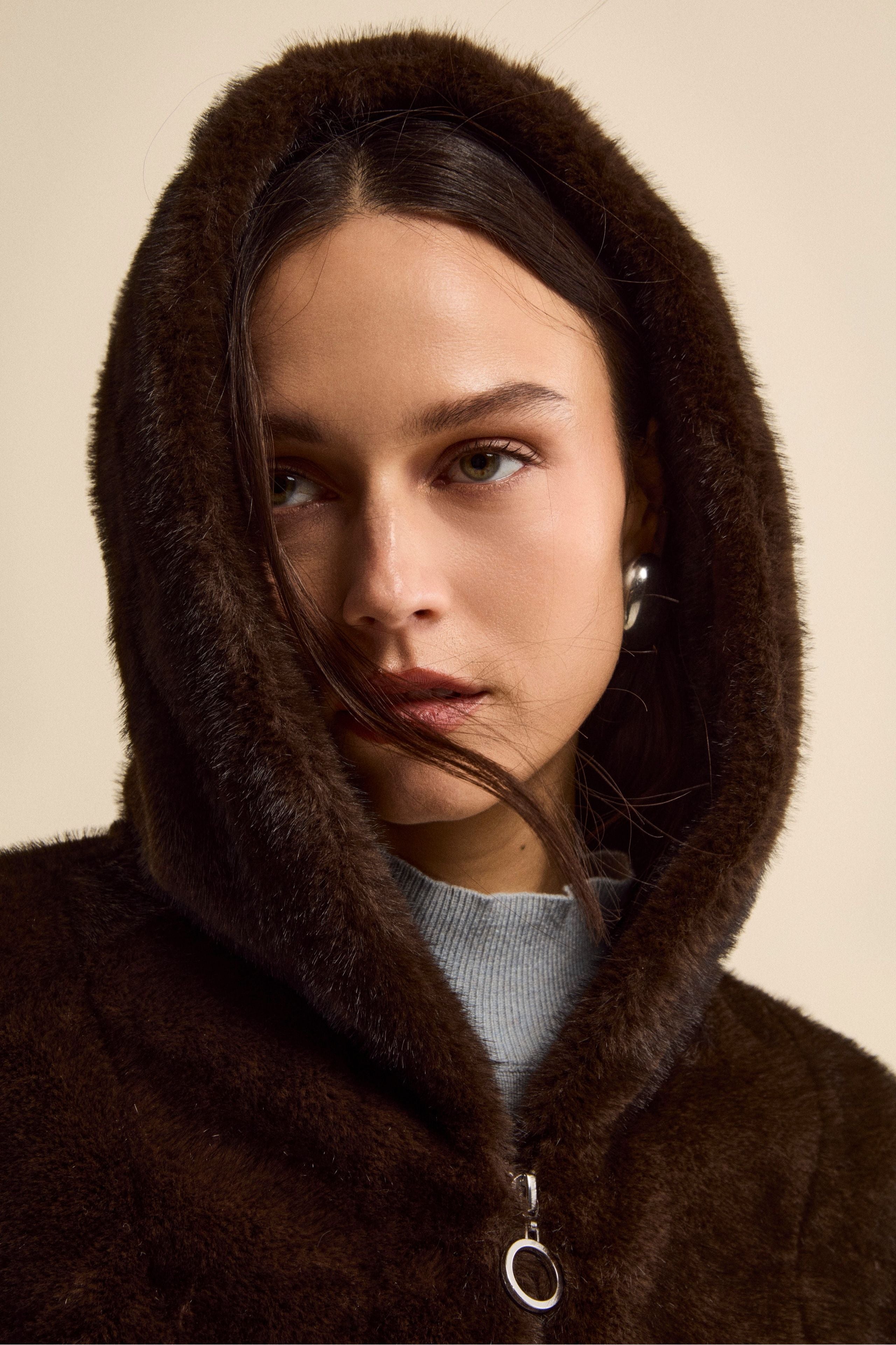 Fur Jacket with Zip and Hood - Dark brown