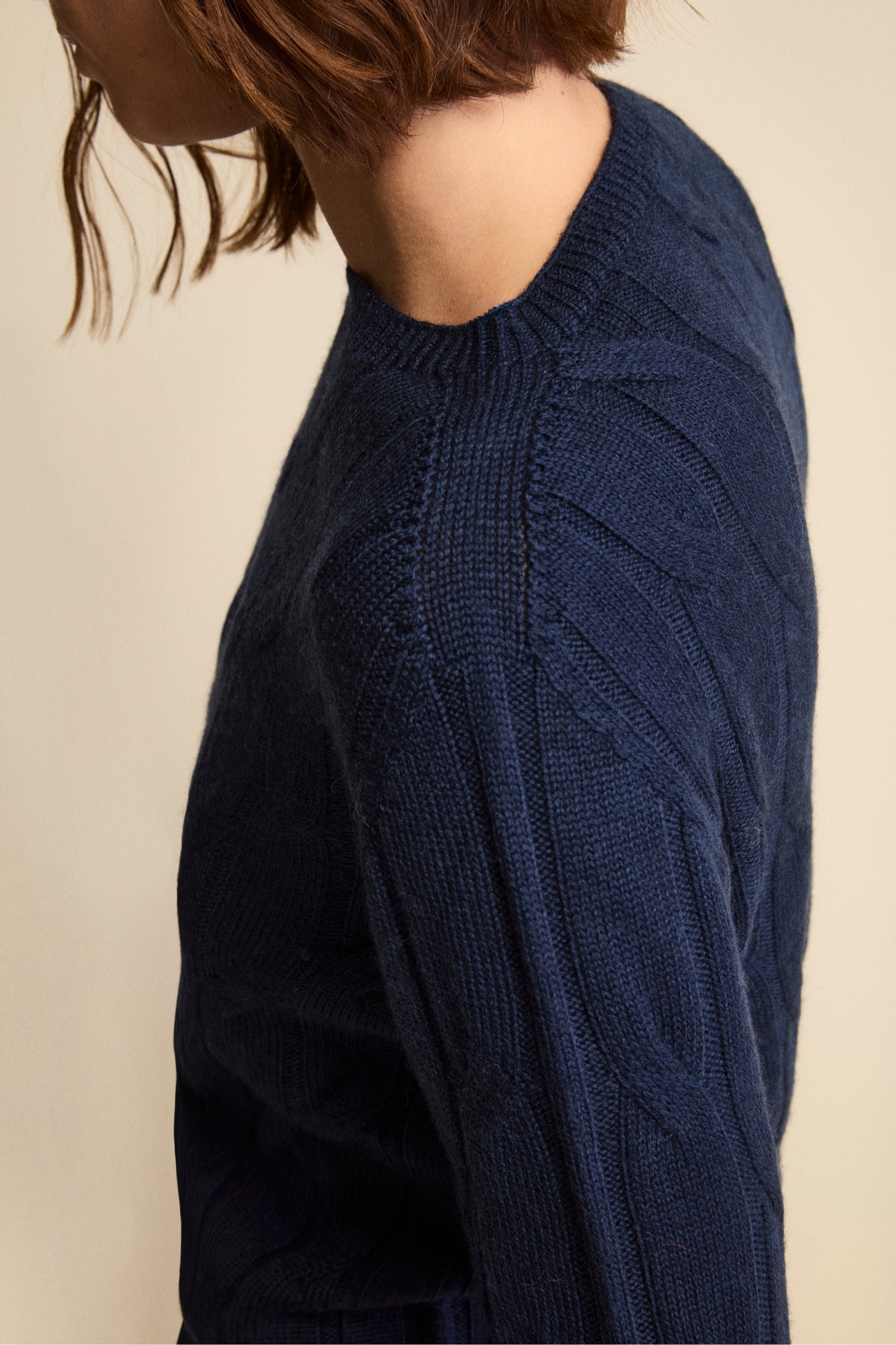 Cable-Knit Crewneck Sweater in Merino Wool - Navy blue