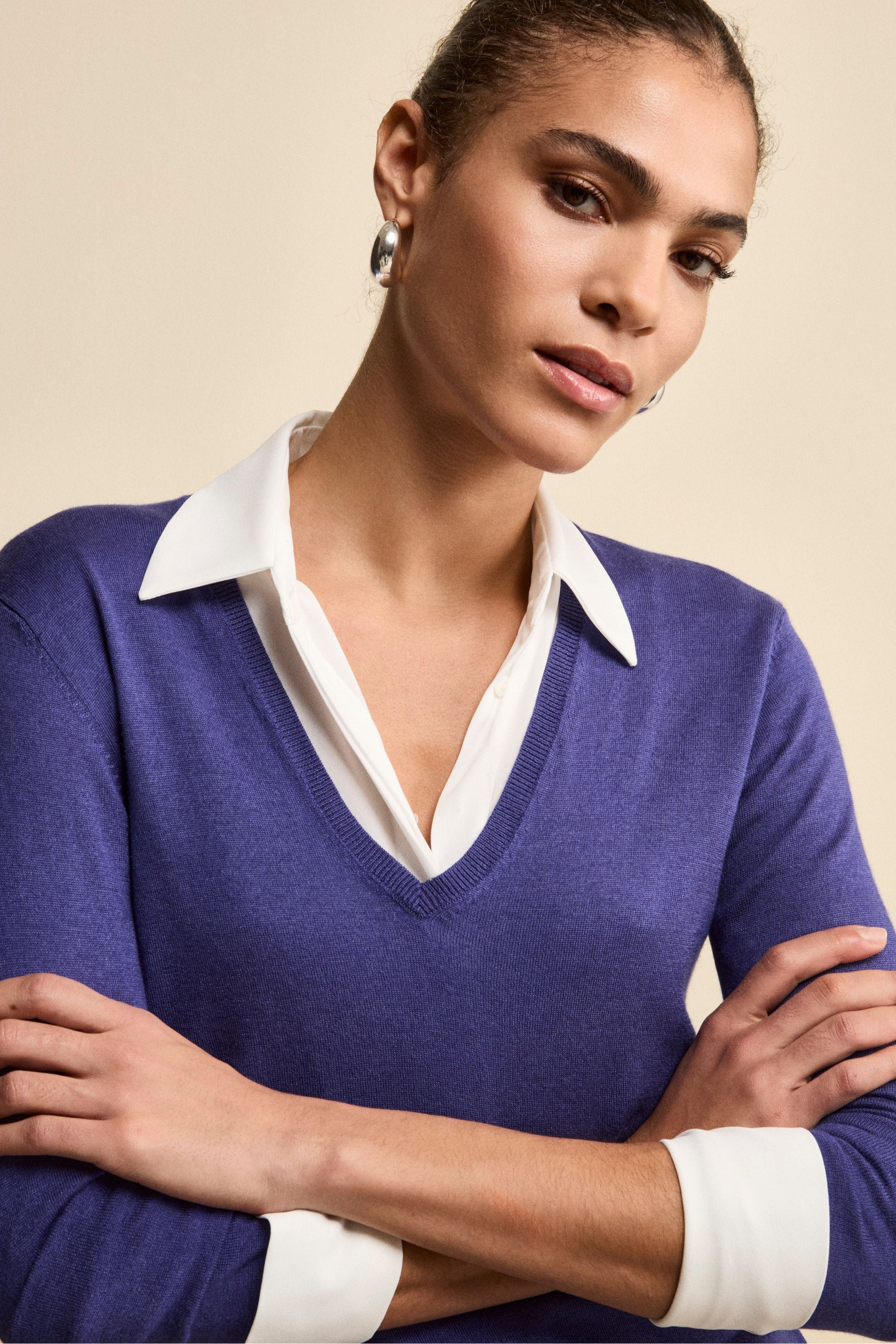 Extrafine Silk and Cashmere V-Neck Sweater - Medium blue
