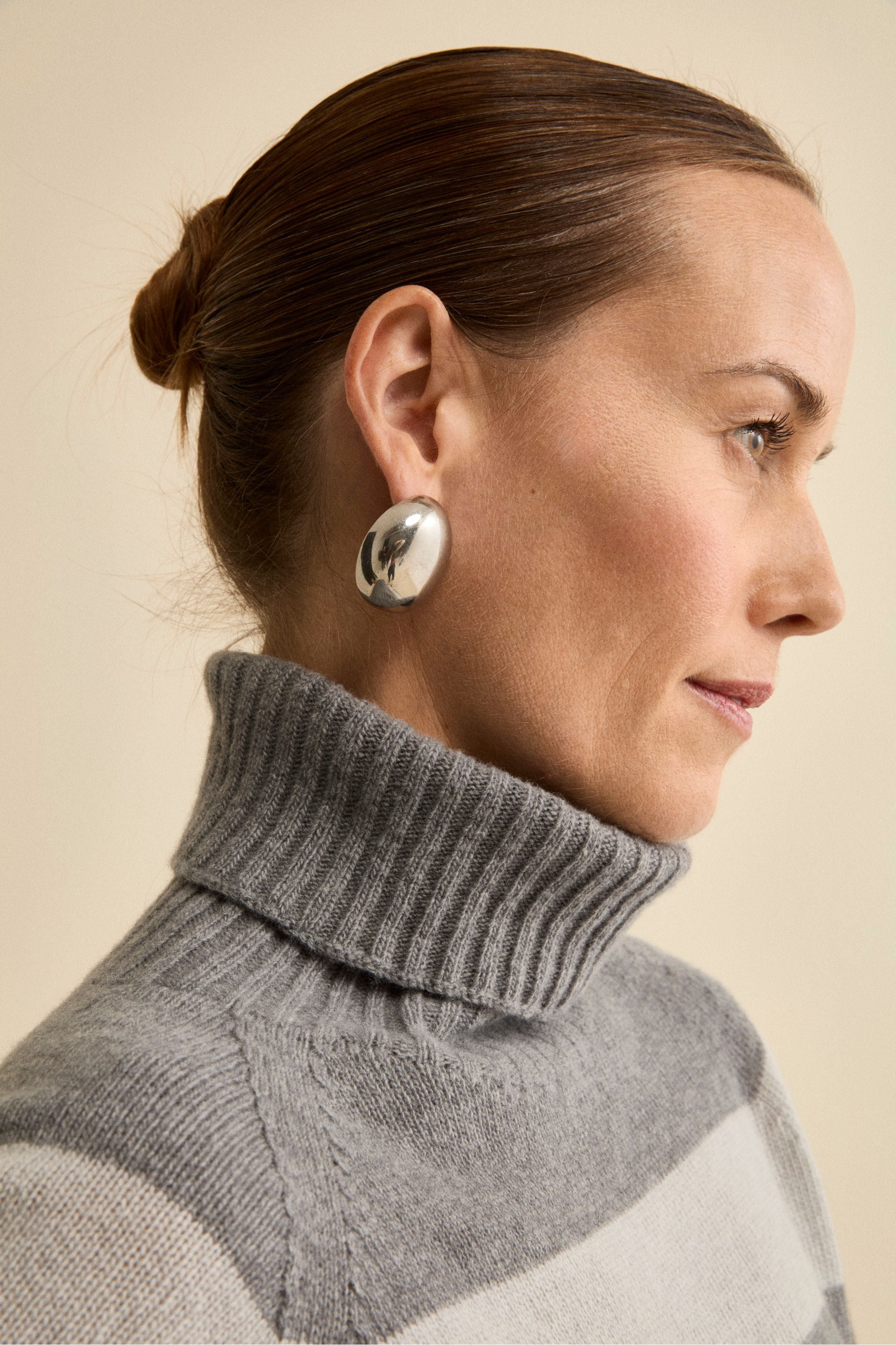 Striped Wool and Cashmere Turtleneck with Raglan Sleeves - PEARL/GREY