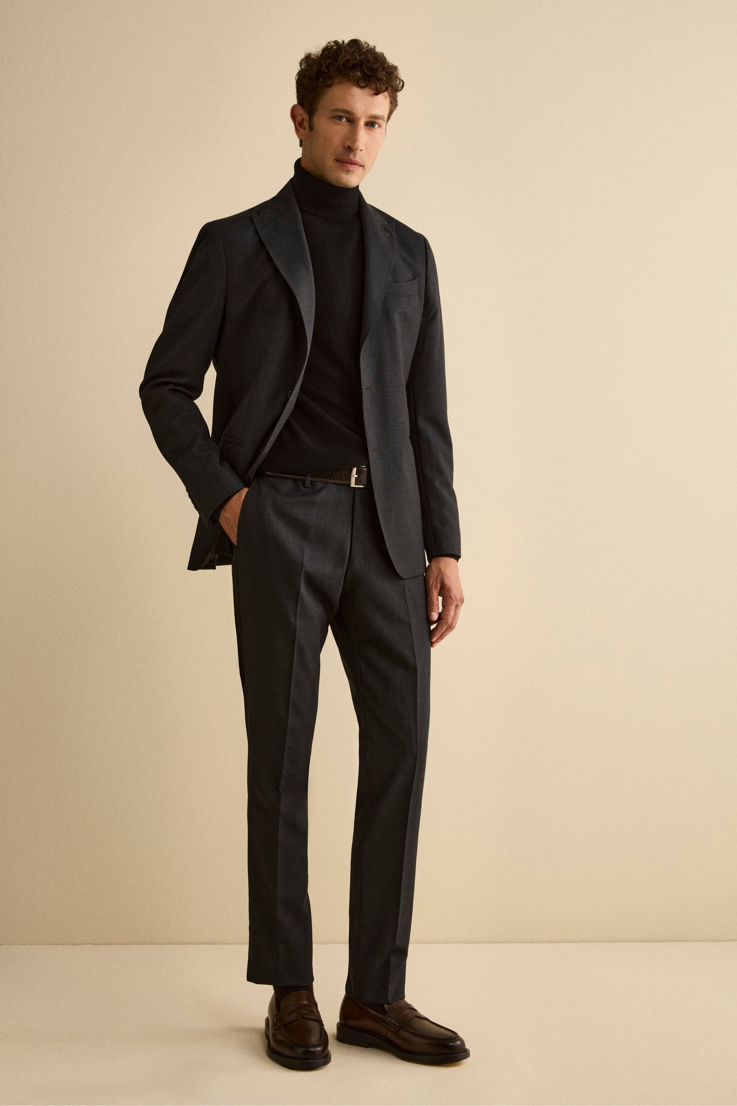 Virgin Wool Slim Fit Single-Breasted Suit with Peak Lapel - Charcoal grey