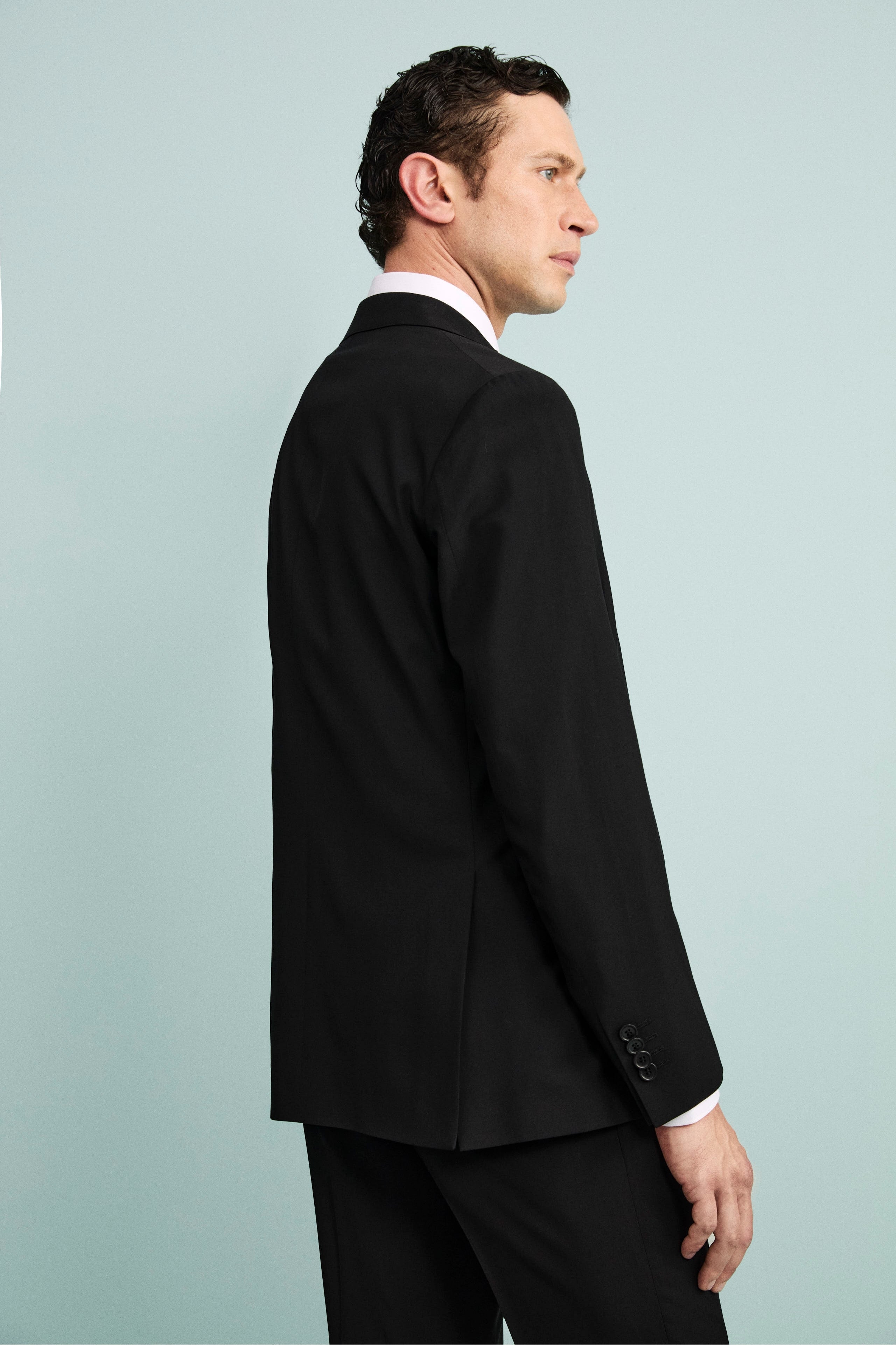 Abito in Lana Vergine Slim Fit con Revers Classico - NERO