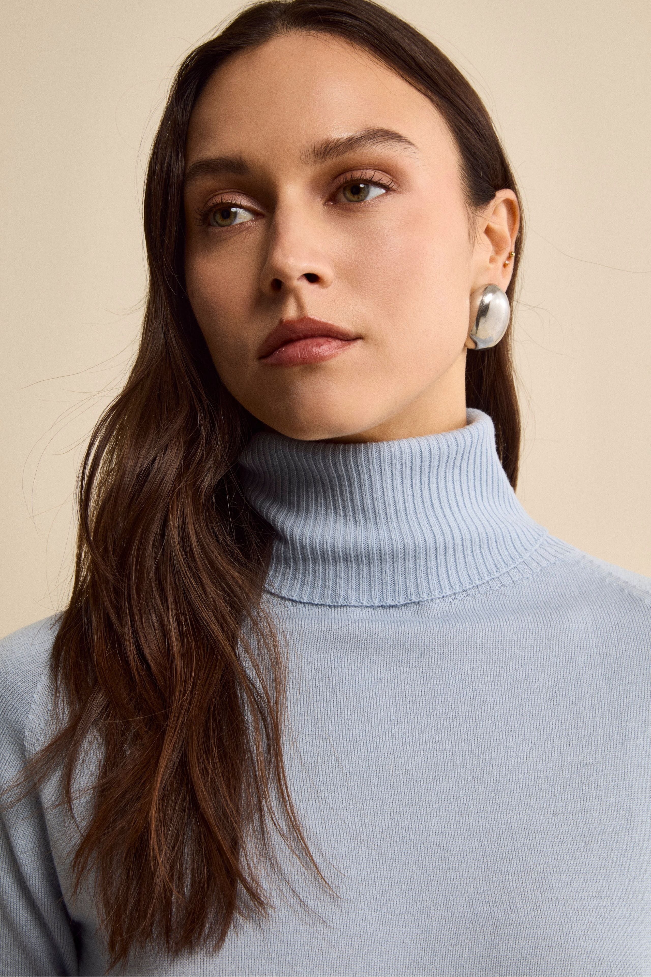 Raglan Turtleneck in Merino Wool - Light blue