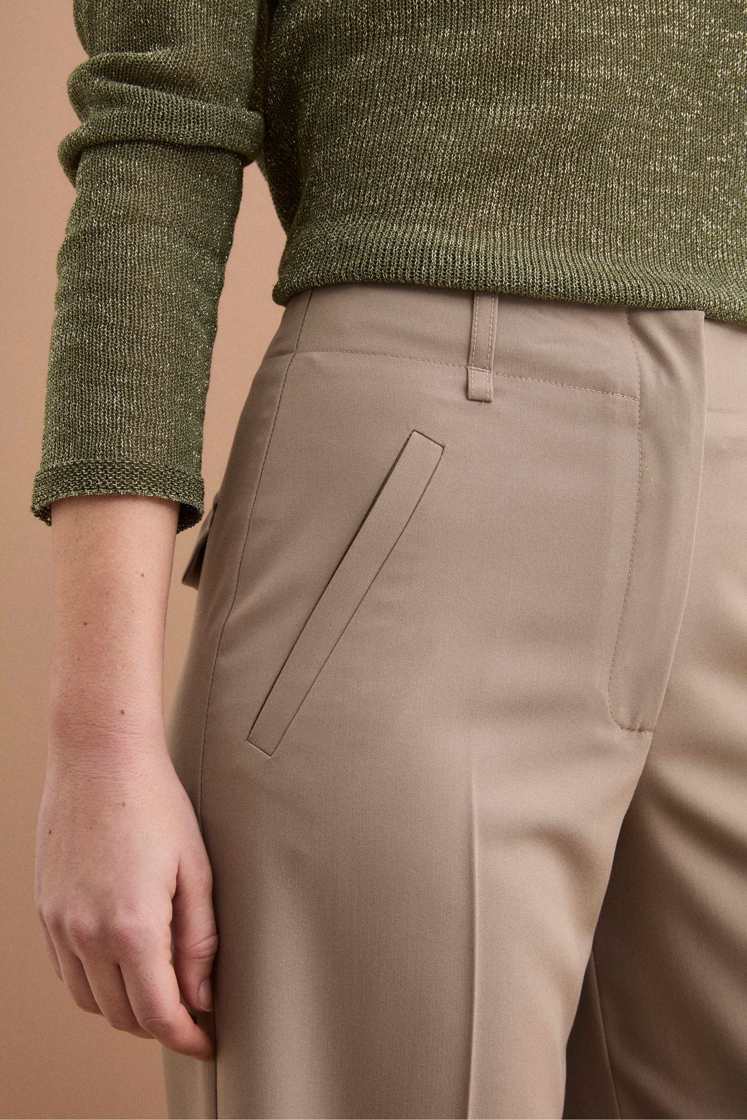 Pantalone Elegante a Palazzo con Piega - TORTORA