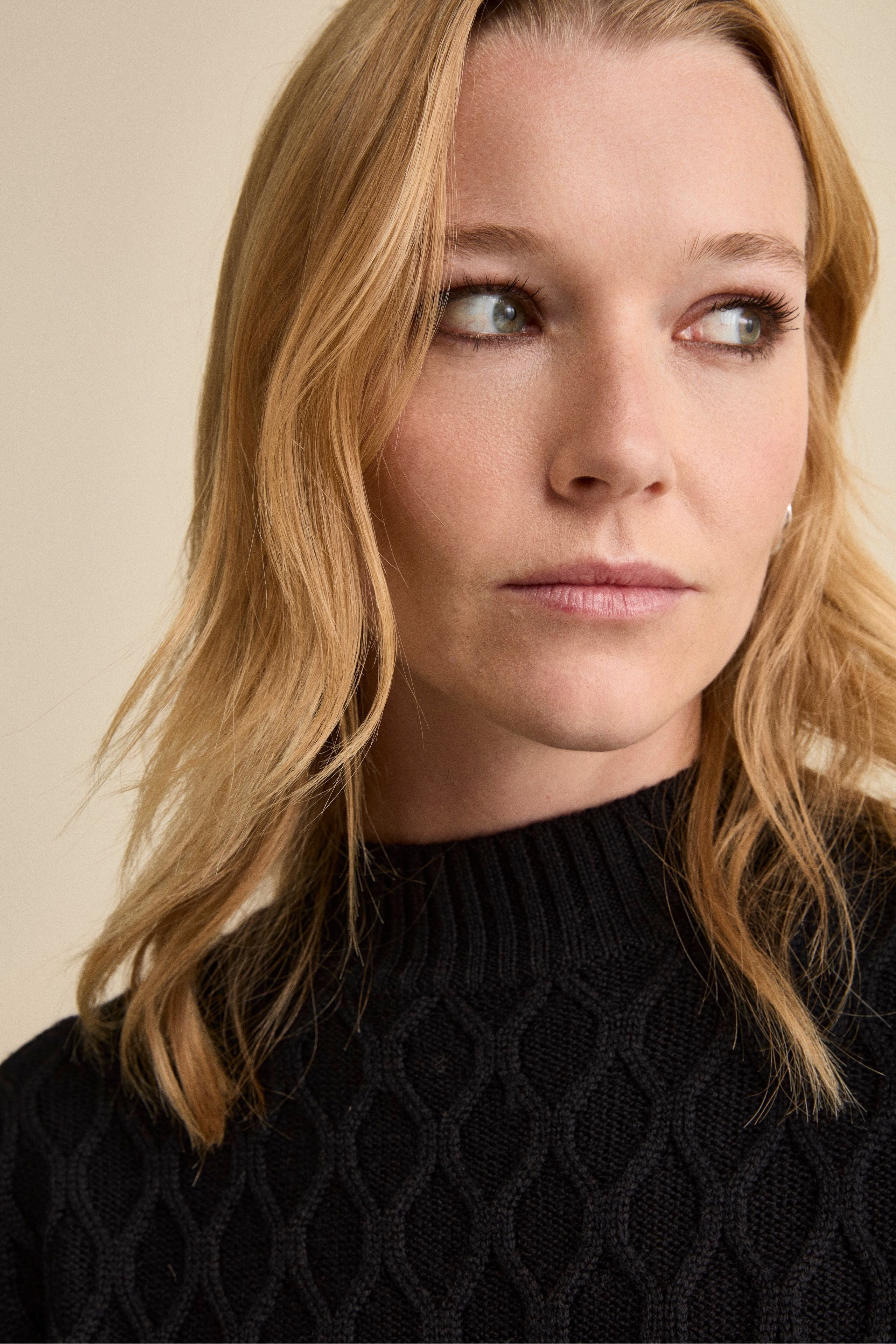 Short-Sleeve Crewneck in Merino Wool - BLACK