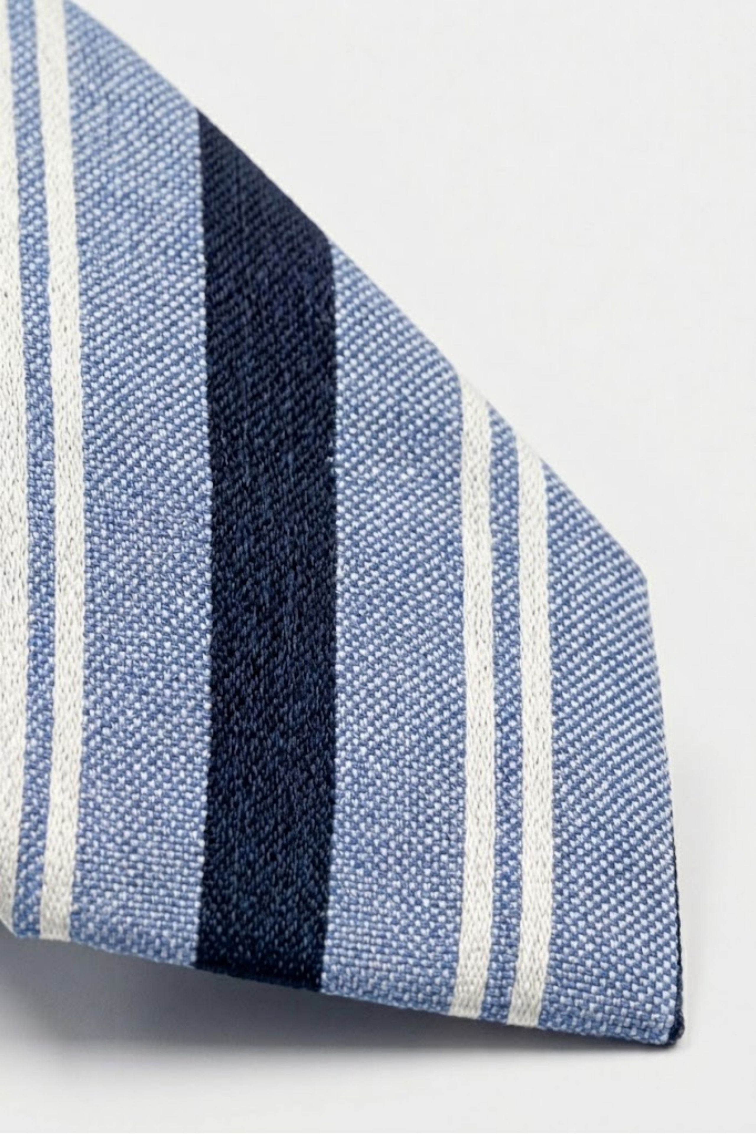 Cravate en Soie à Rayures - Bleu - Rayures bleu clair