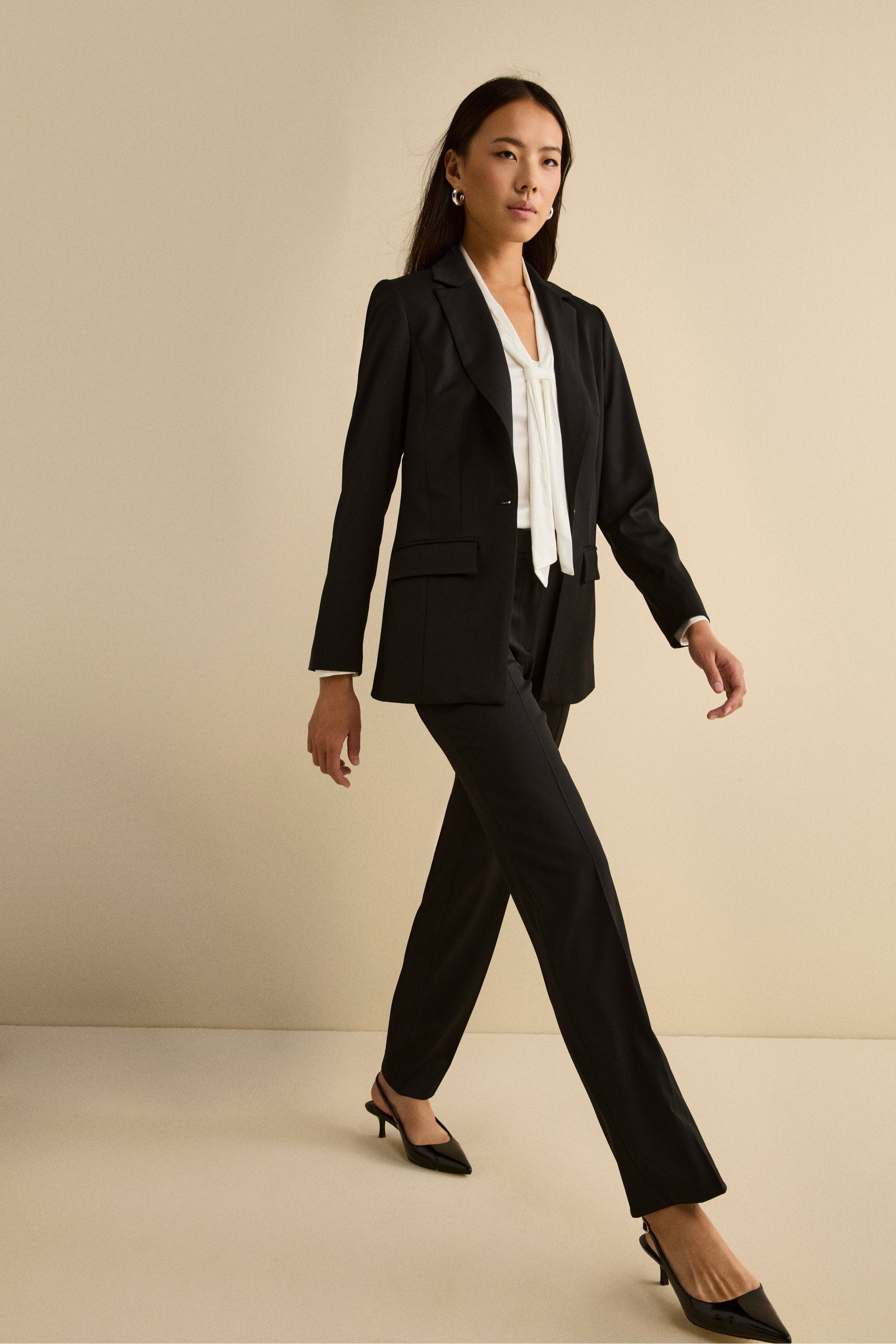 Single-Breasted Virgin Wool Suit with Classic Lapel - BLACK