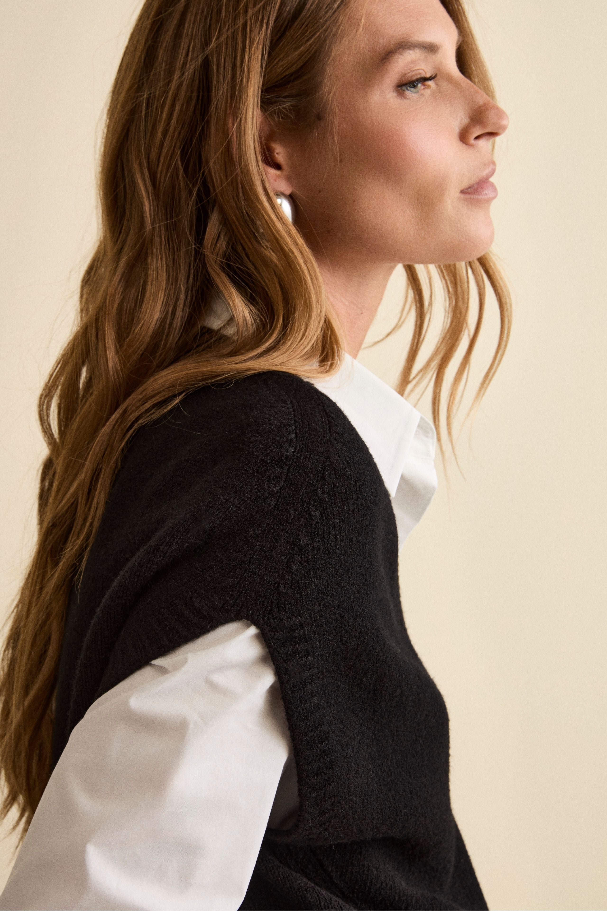 Oversized Knit Vest with V-Neck - BLACK