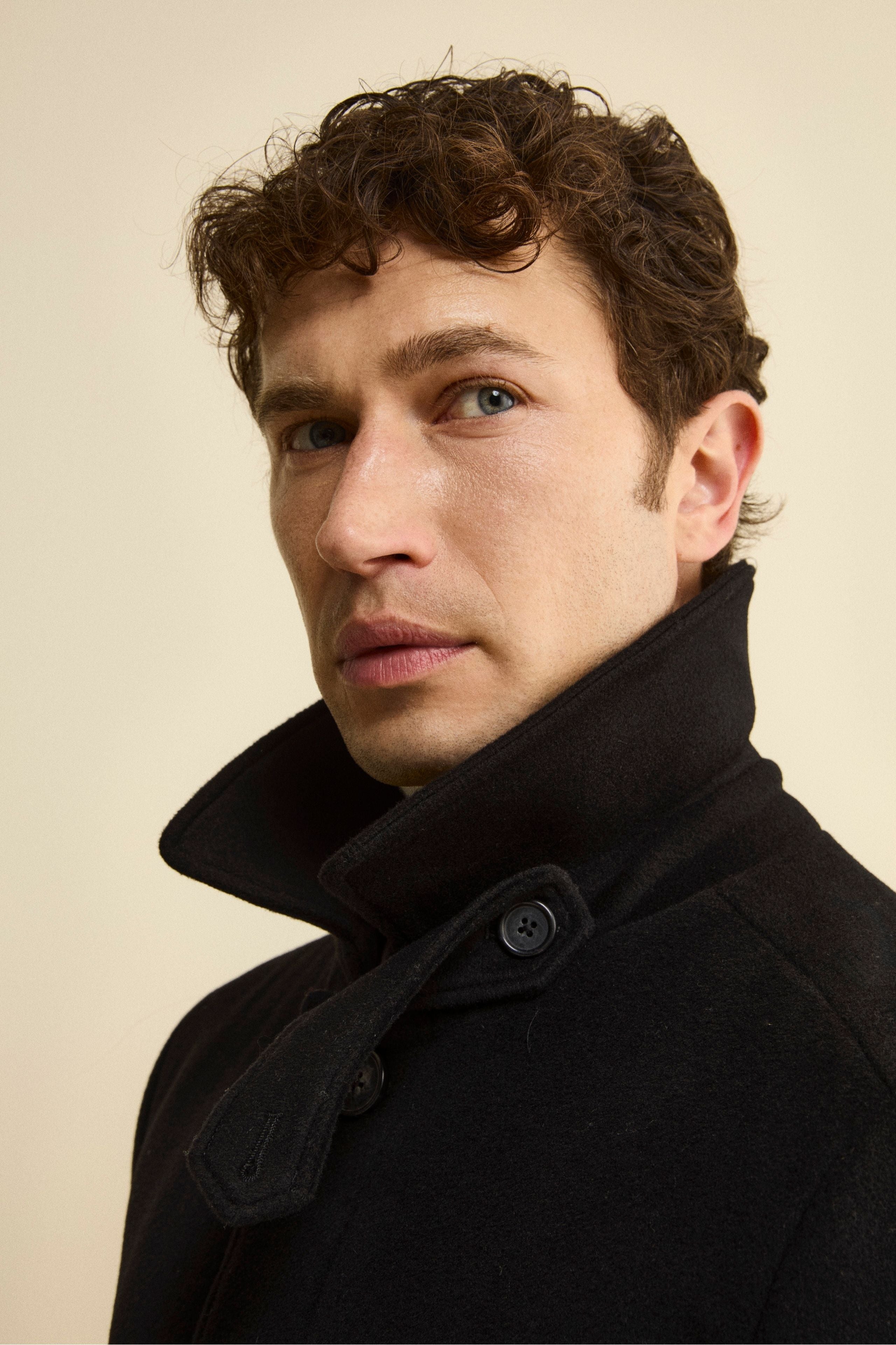 Long Lined Coat in Wool and Cashmere - BLACK