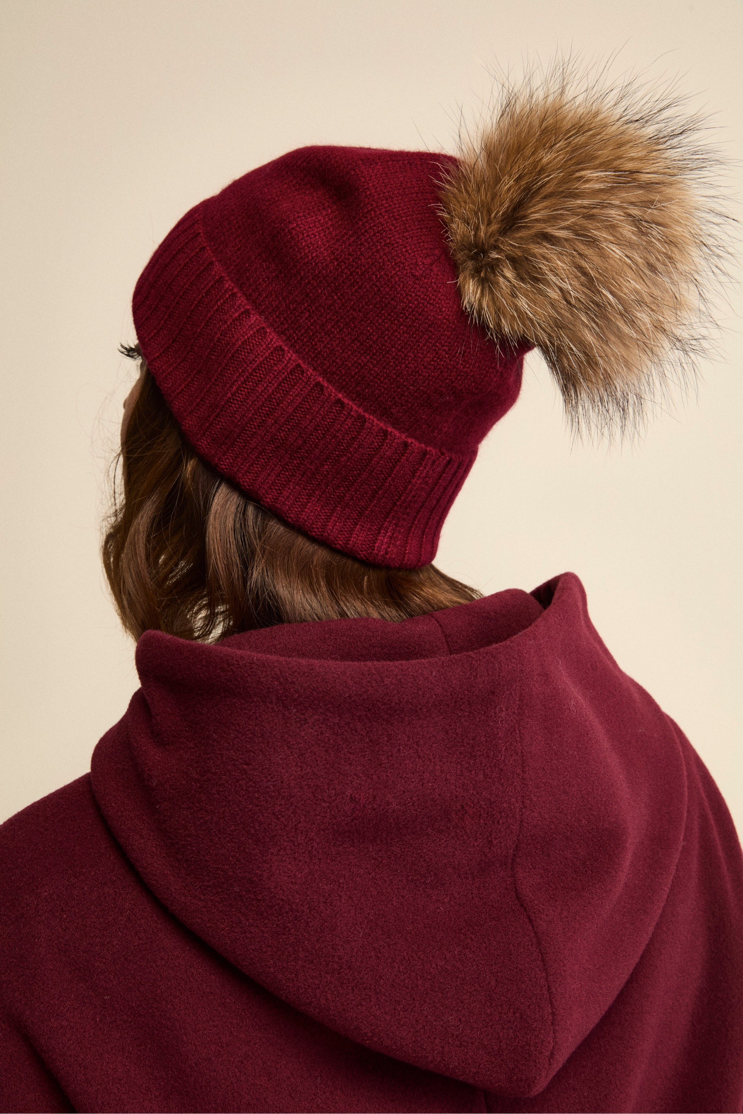 Cashmere Beanie with Pom-Pom - WINE