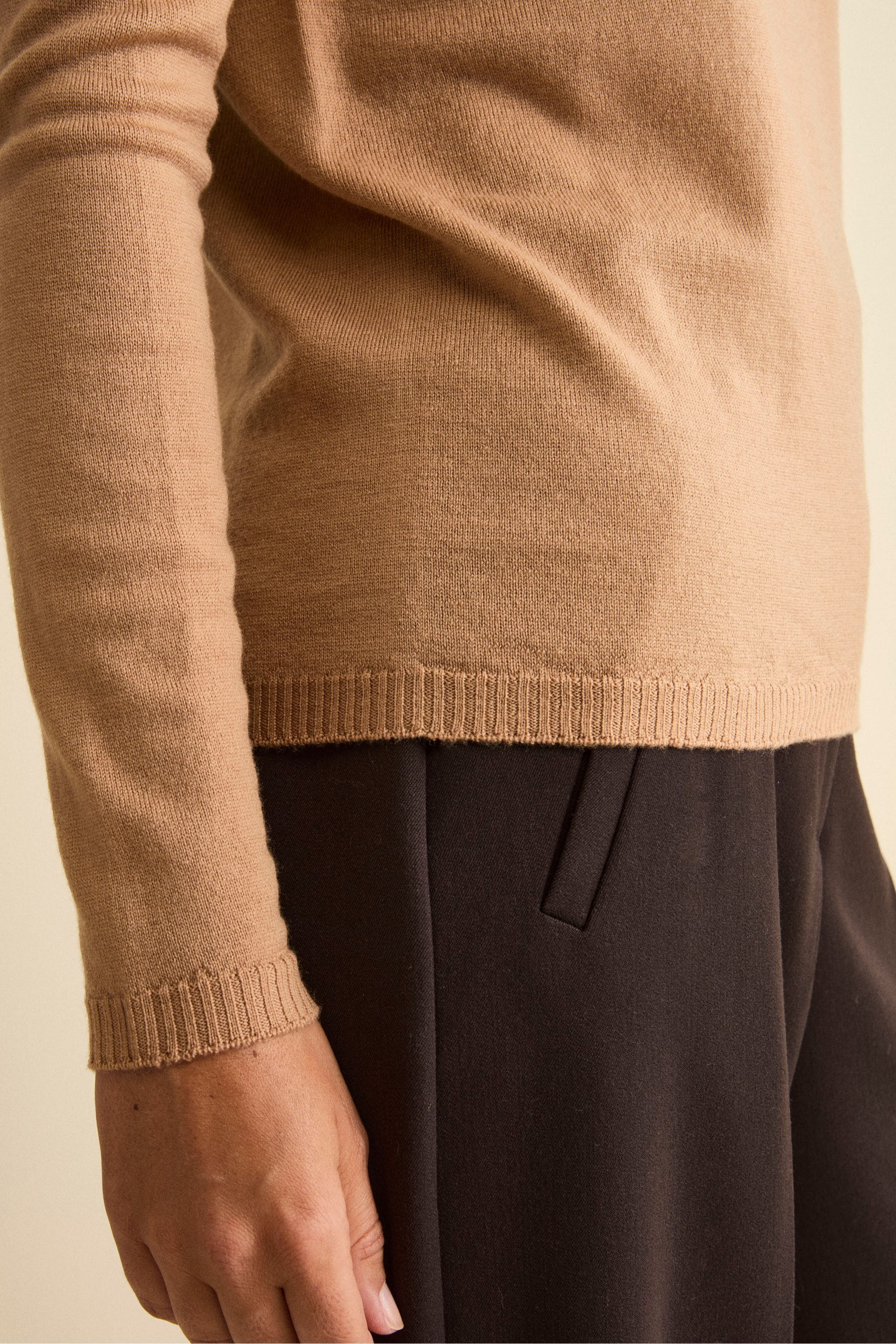 Merino Wool Crewneck with Ribbed Edges - Camel
