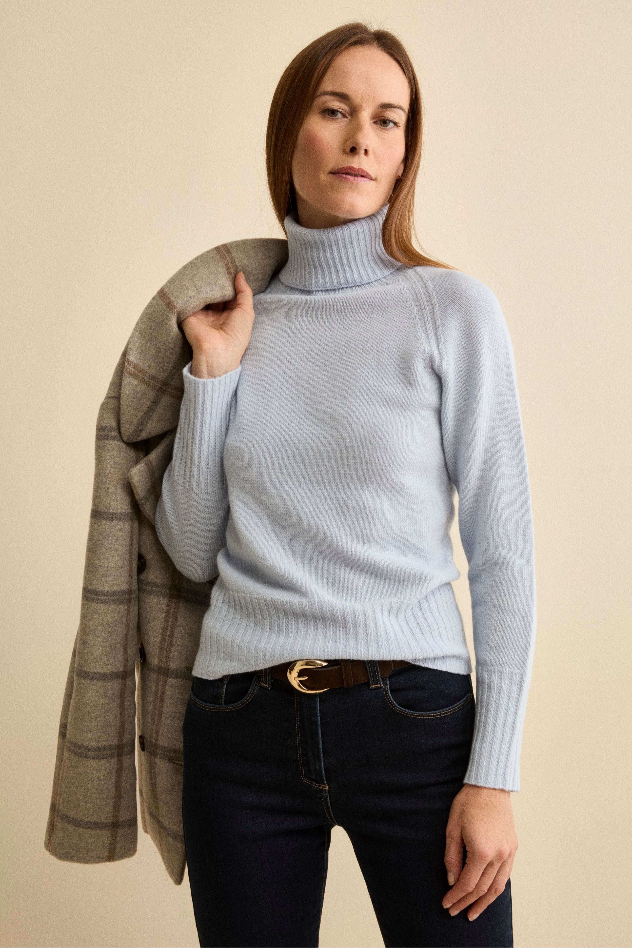 Raglan Turtleneck in Wool and Cashmere with Ribbed Neck - Light blue
