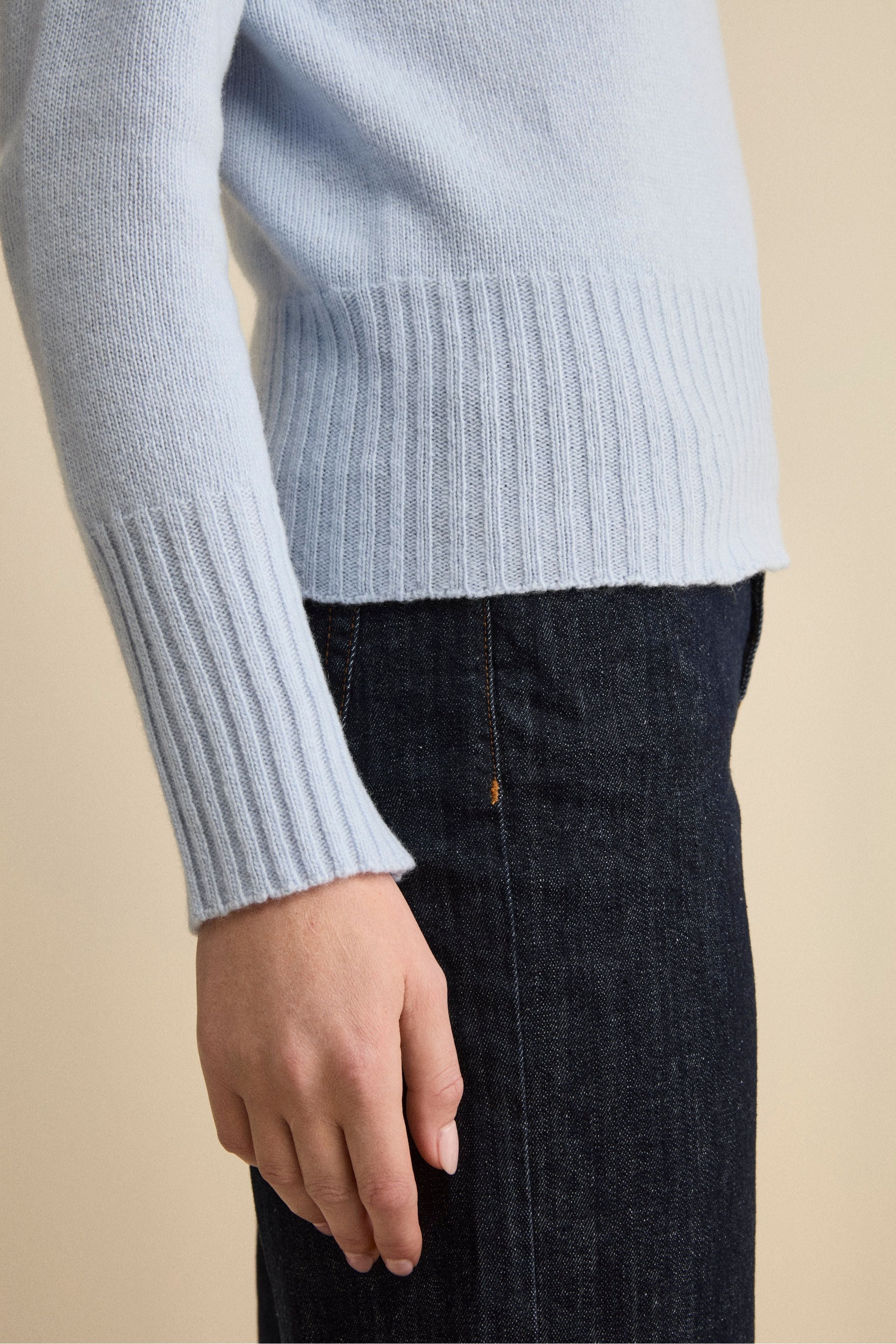 Raglan Crewneck in Wool and Cashmere - Light blue