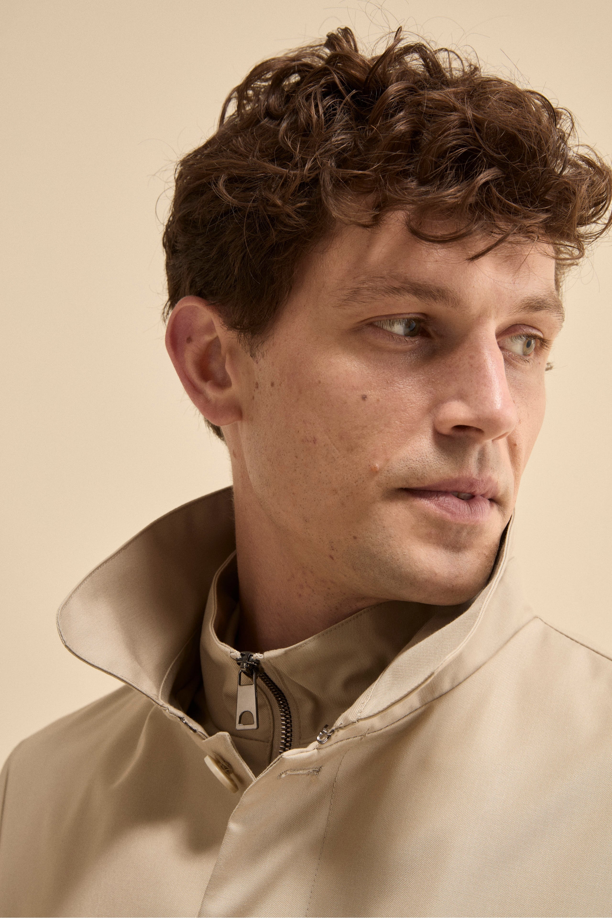 Trench Impermeabile con Pettorina - BEIGE