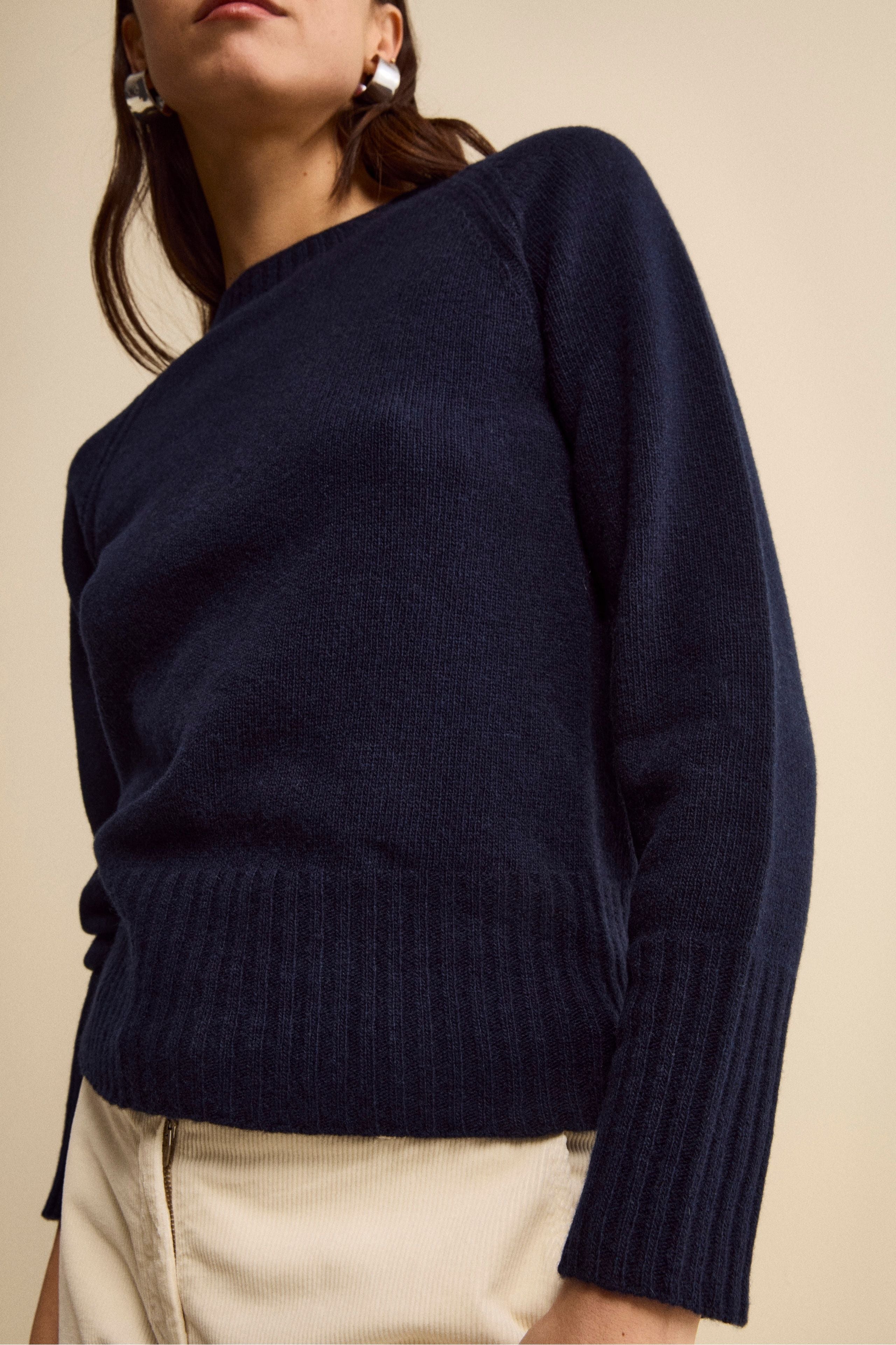 Raglan Crewneck in Wool and Cashmere - BLUE