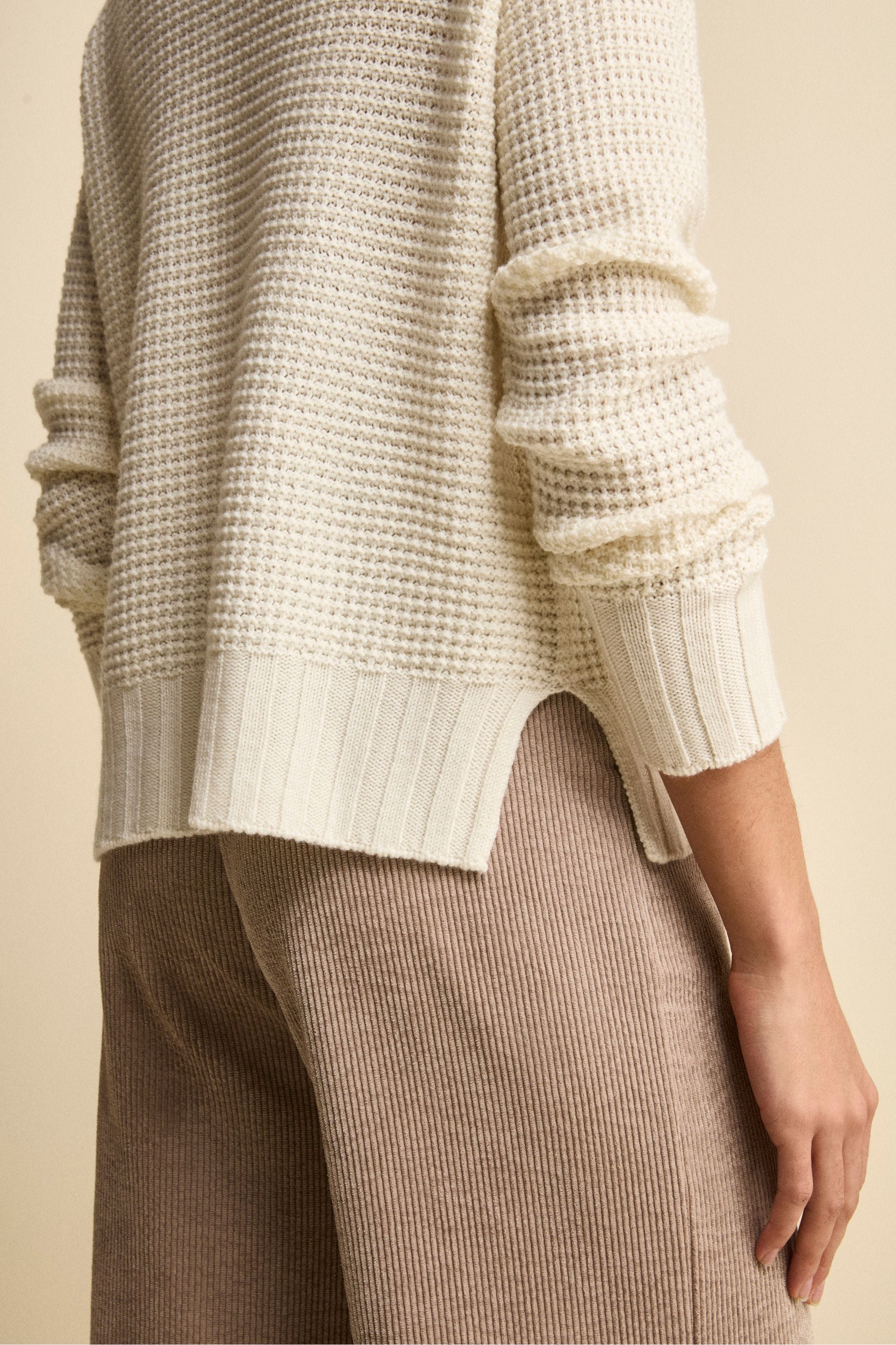 Soft Textured Merino Wool Turtleneck - ECRU
