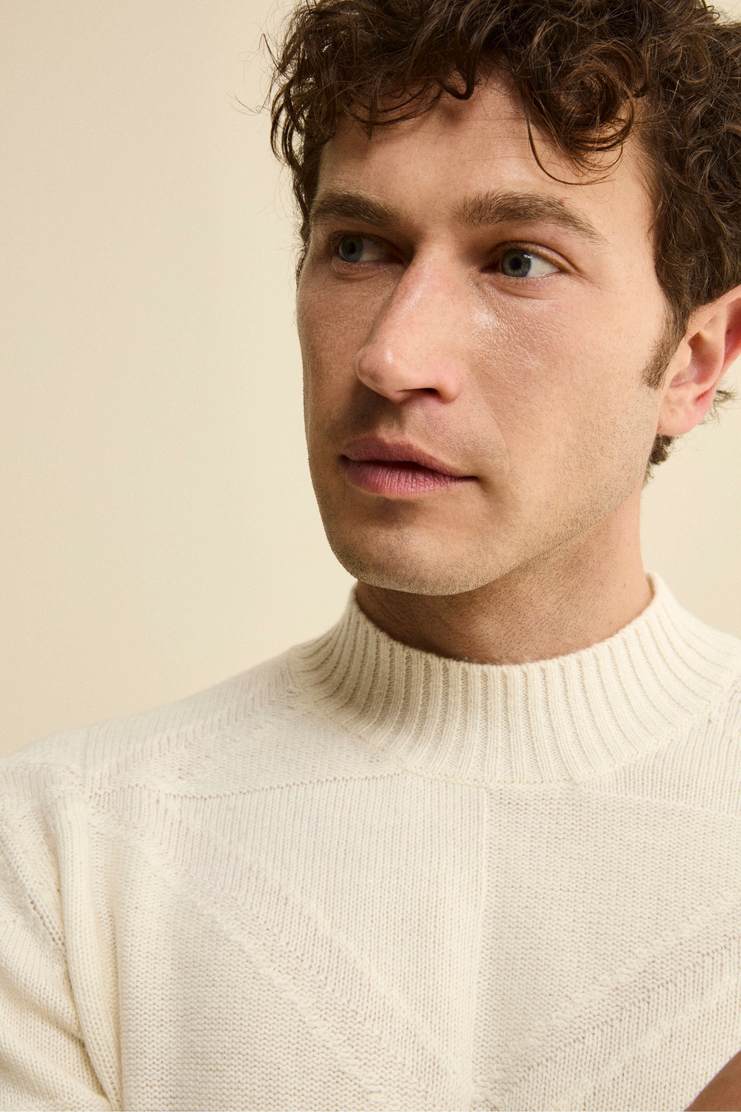 Jacquard Mock Neck in Wool and Cashmere - Natural