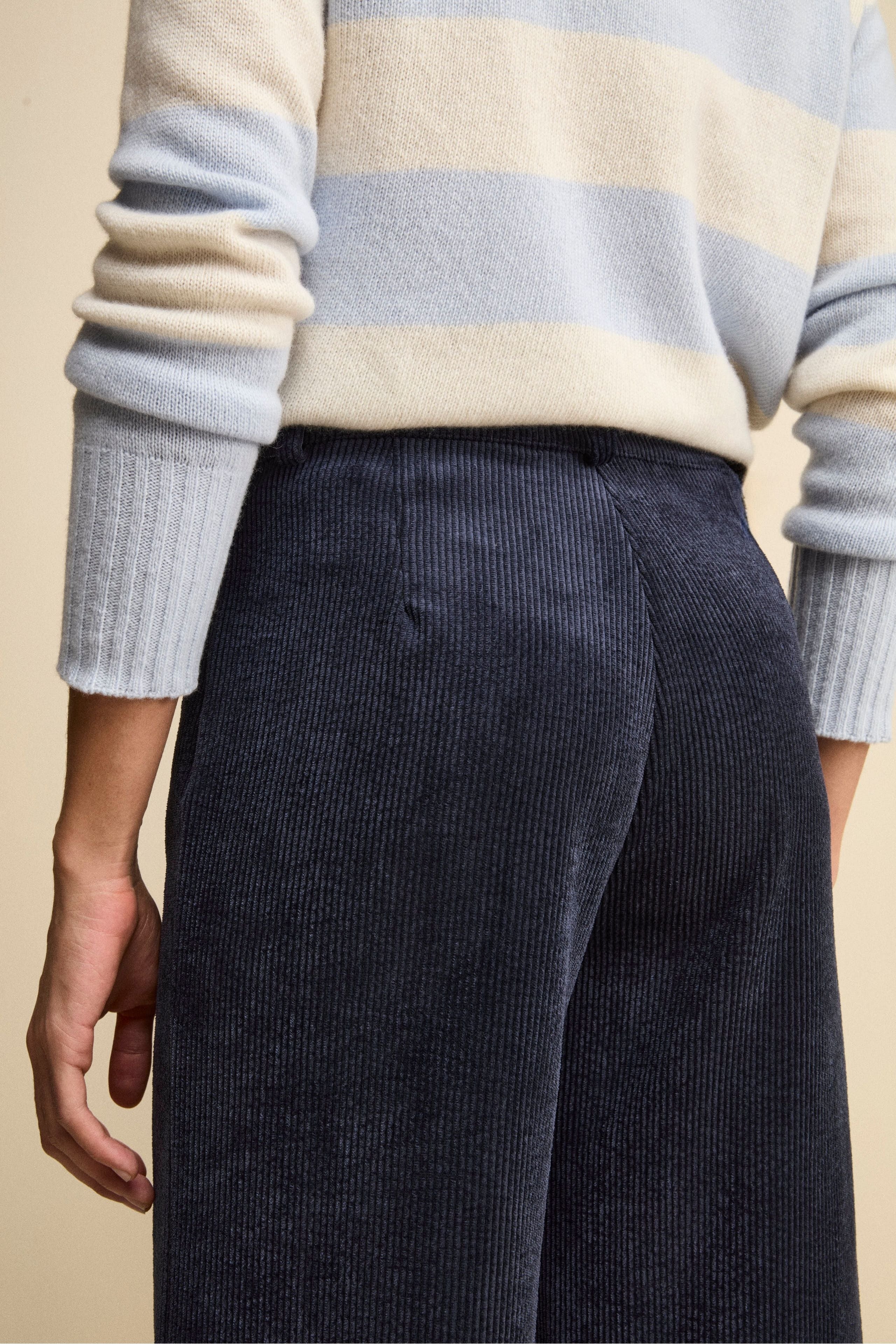 Weite Cordhose in Cropped-Länge - BLAU