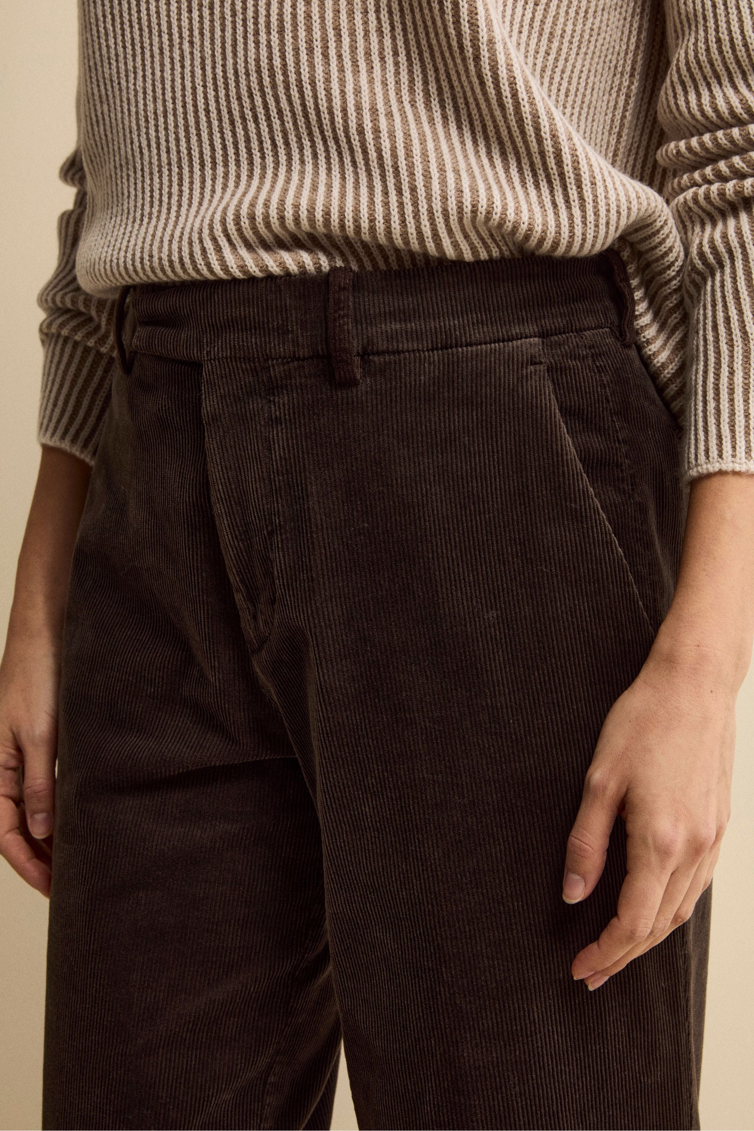 Wide-Leg Corduroy Trousers - brown