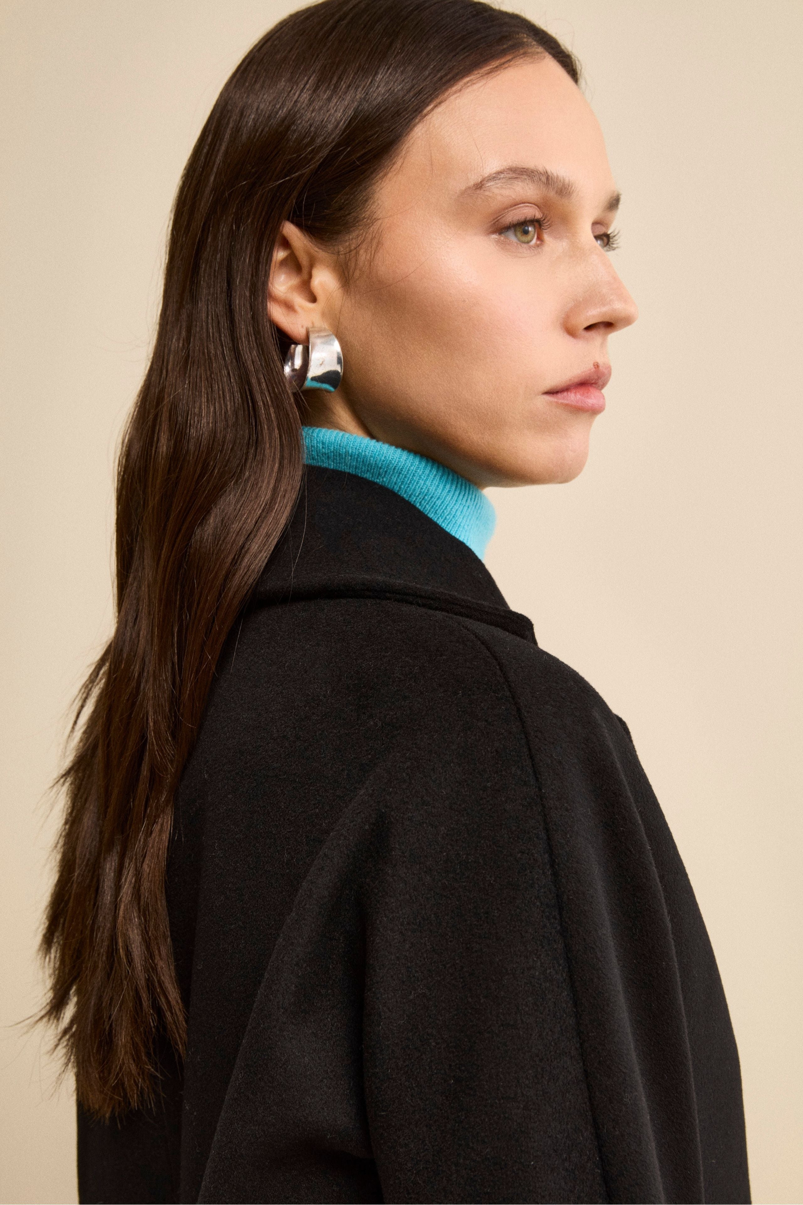 Midi Double-Breasted Coat in Wool and Cashmere Blend - BLACK