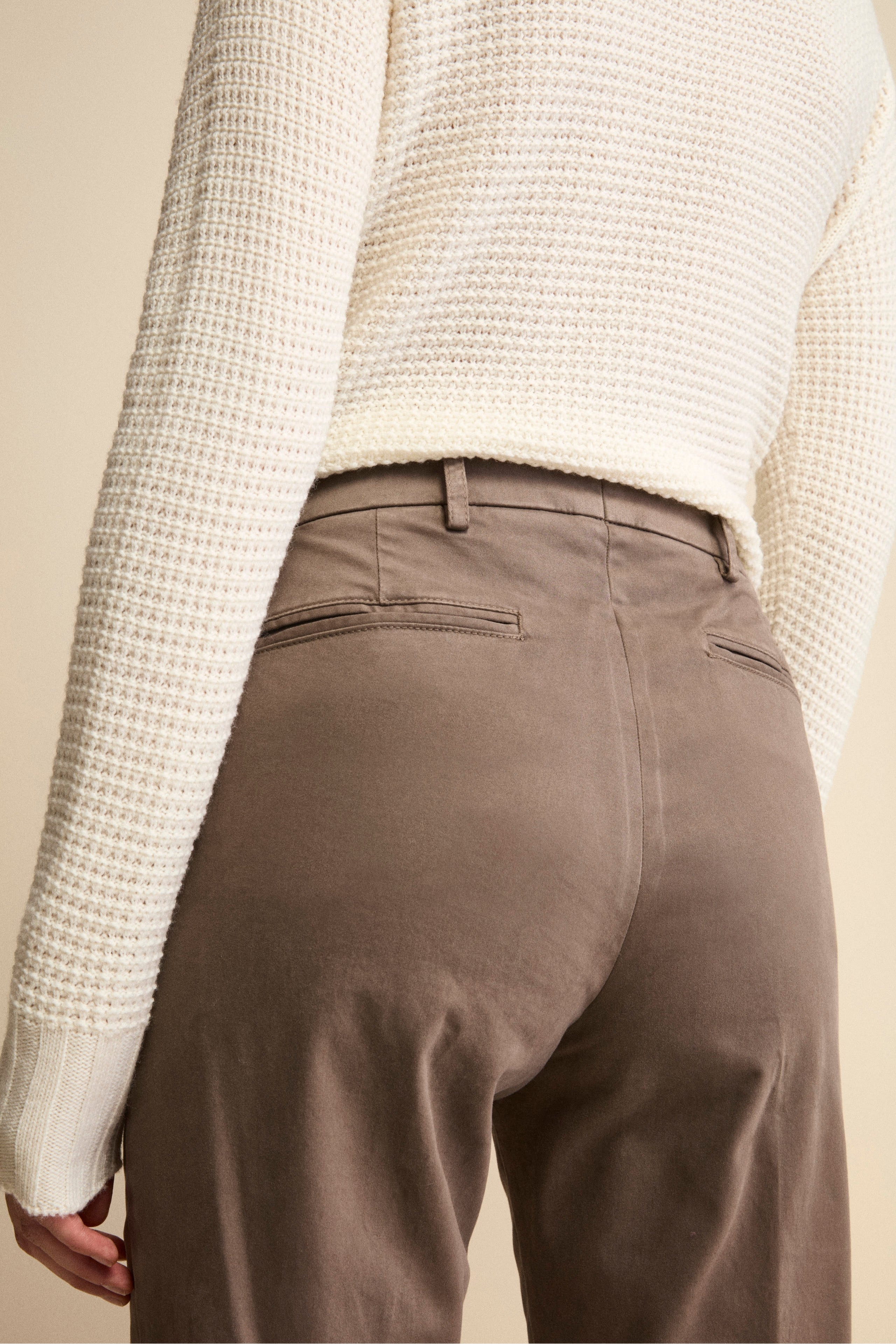 Regular-Fit Trousers with Elastic Waist - Brown