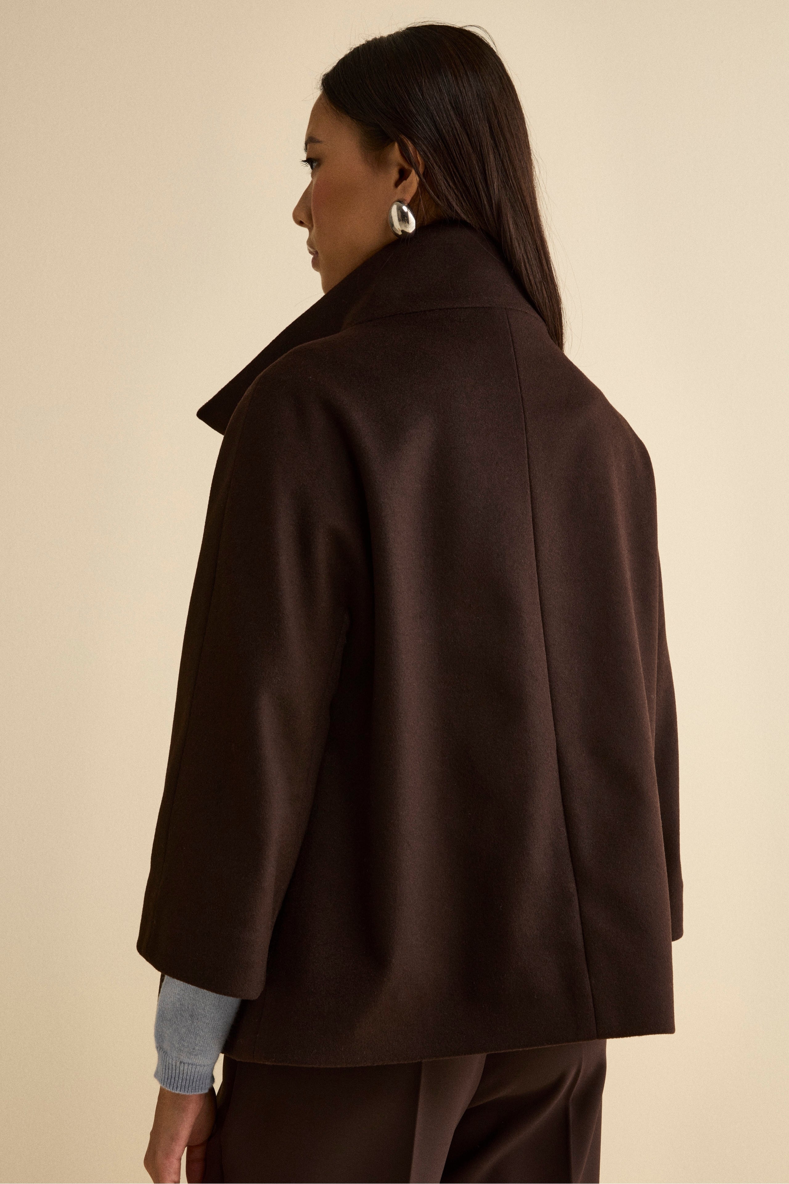 Short Oversized Coat in Wool and Cashmere Blend - Dark brown