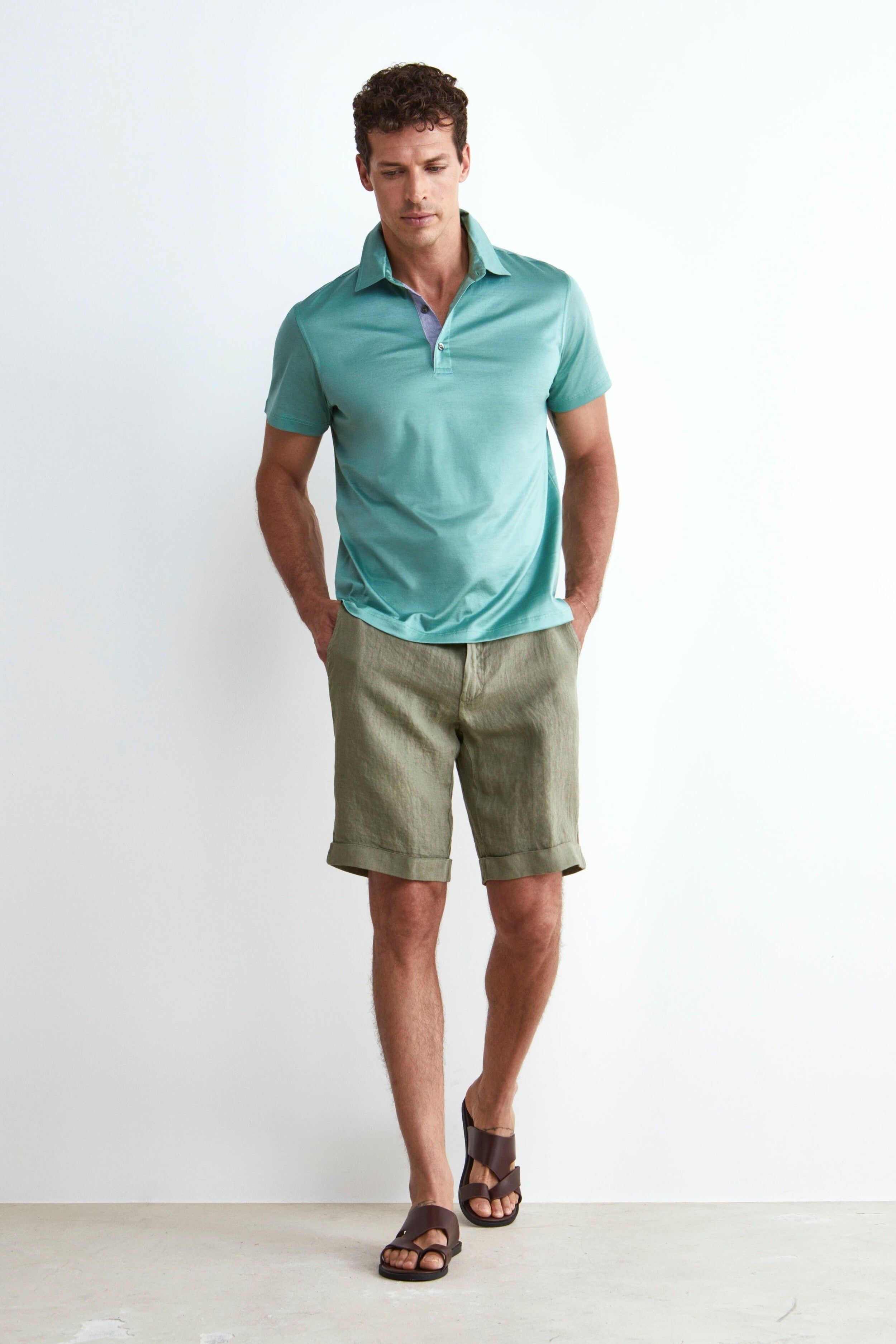 Bermuda in Lino con Risvolto - VERDE MILITARE